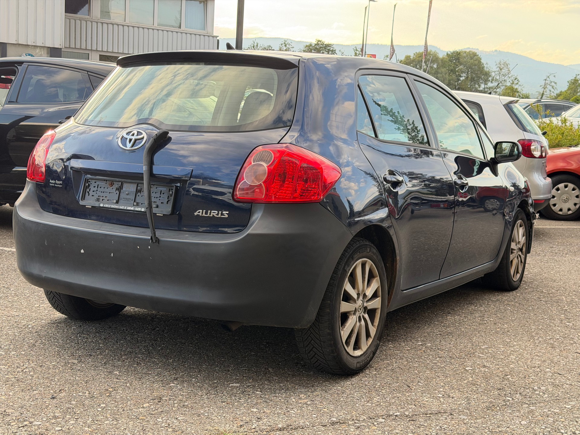 TOYOTA Auris 1.8 Linea Luna-image-2