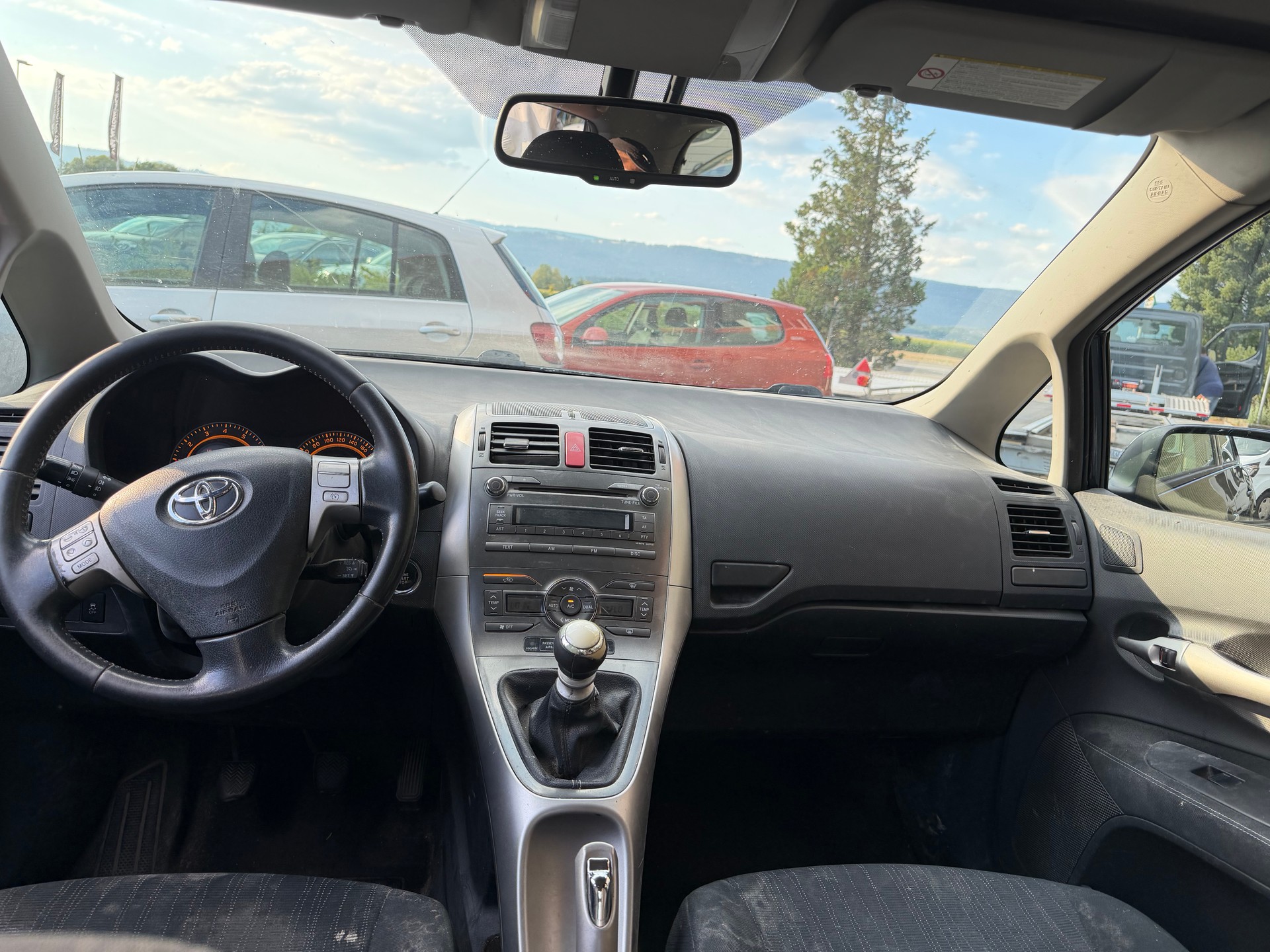 TOYOTA Auris 1.8 Linea Luna-image-7