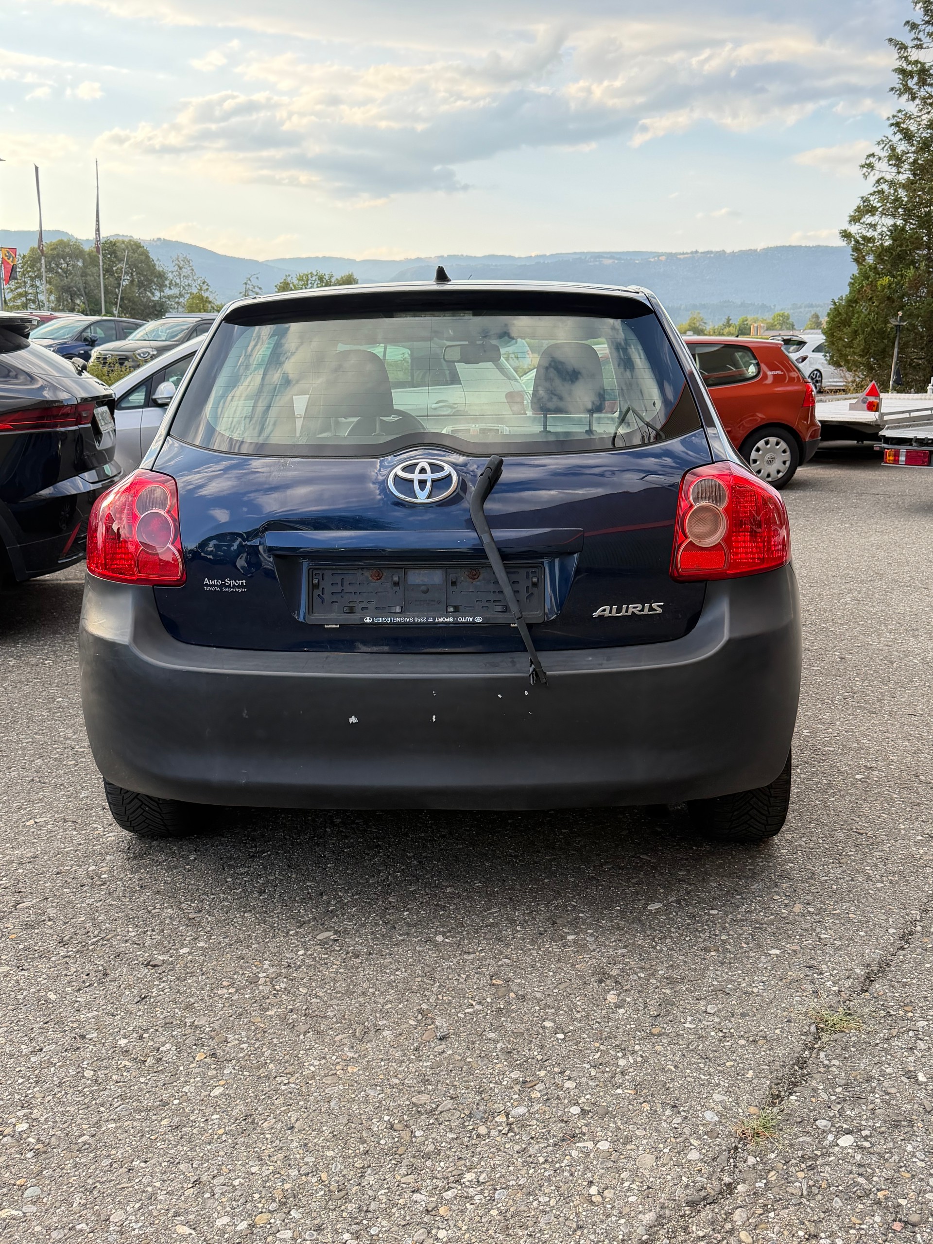 TOYOTA Auris 1.8 Linea Luna-image-3