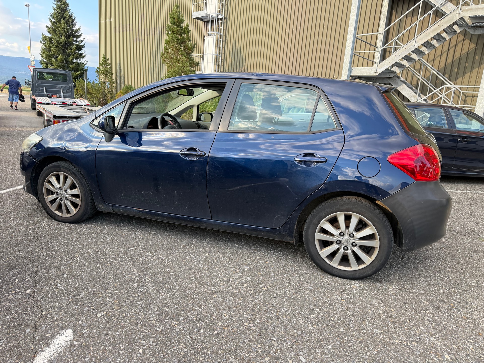 TOYOTA Auris 1.8 Linea Luna-image-5