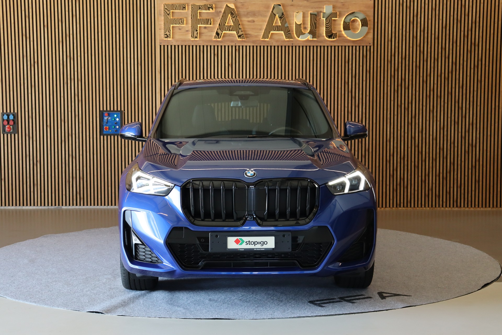 BMW X1 M Sport 25e xDrive paddles-image-3