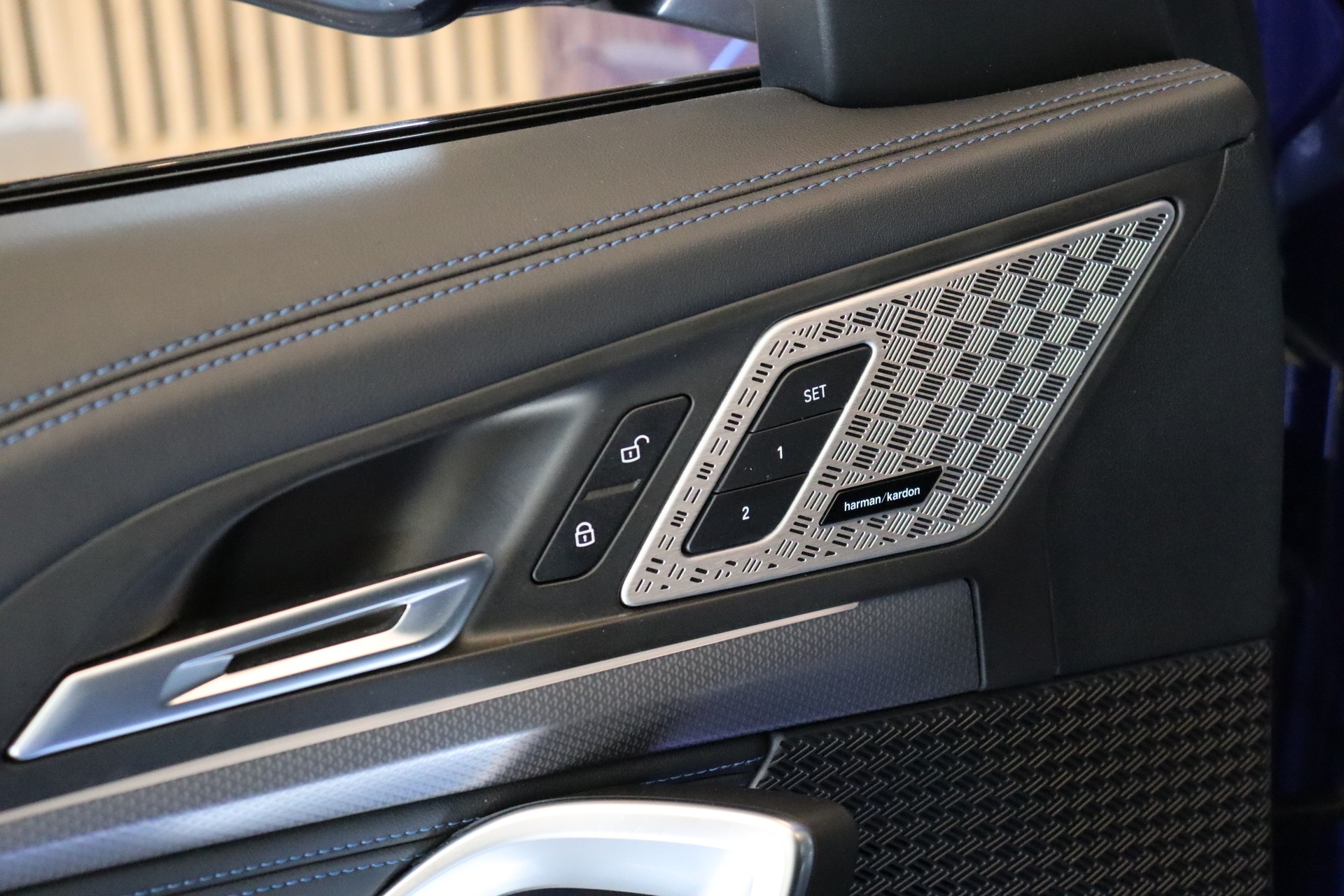 BMW X1 M Sport 25e xDrive paddles-image-11