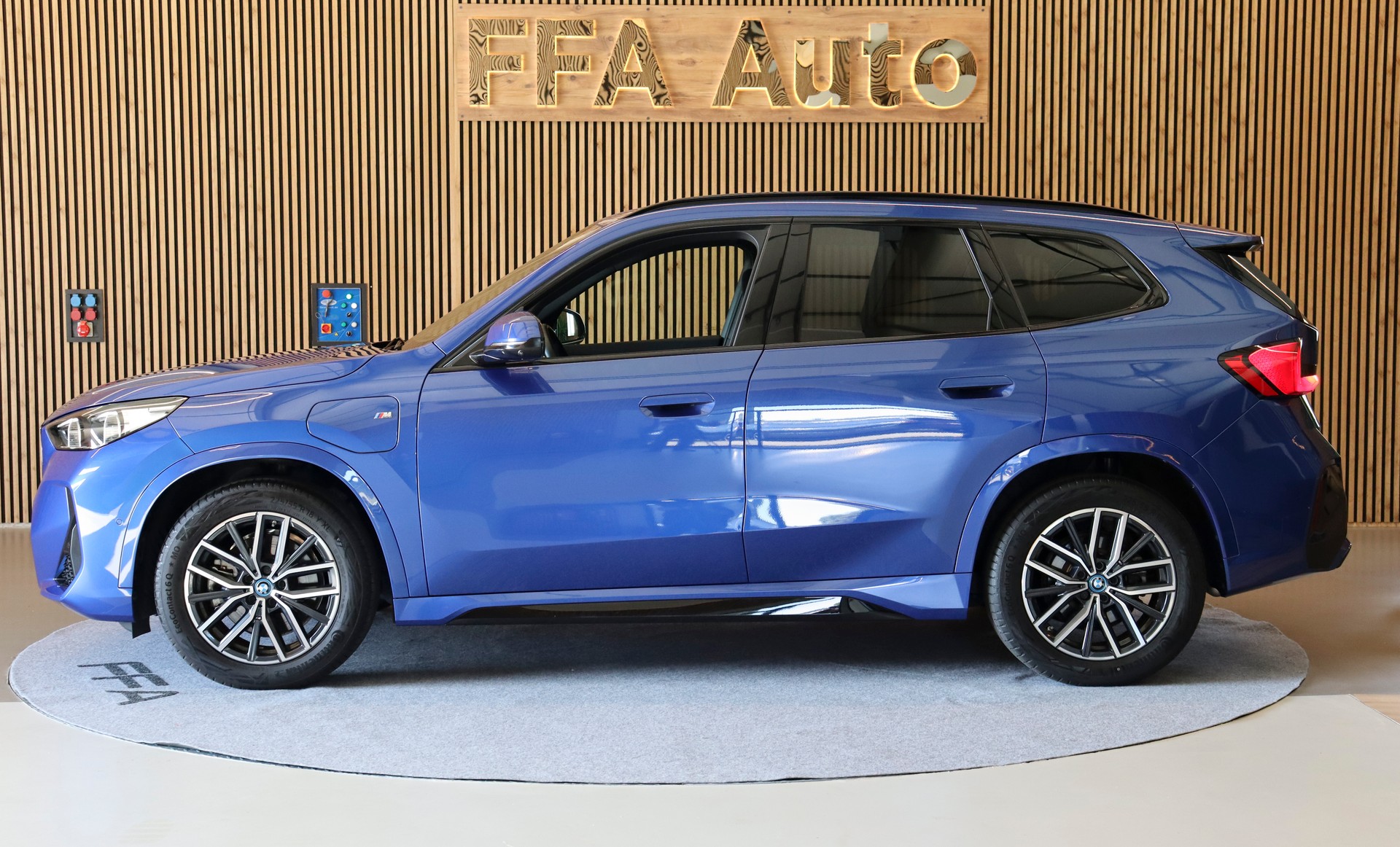 BMW X1 M Sport 25e xDrive paddles-image-10