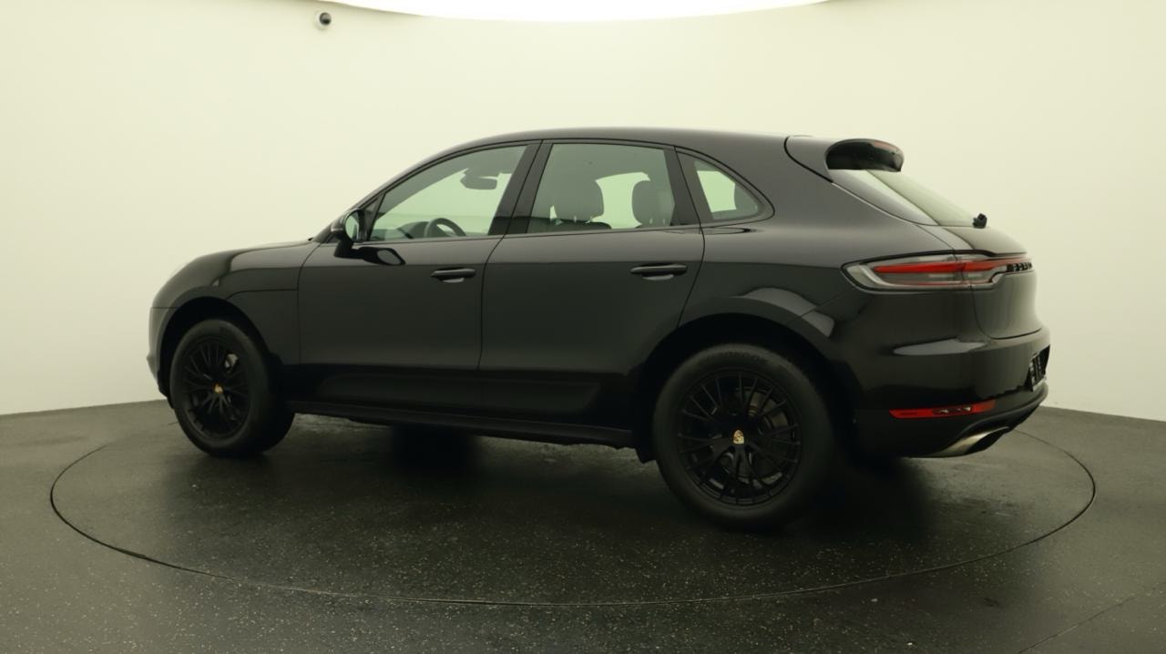 PORSCHE Macan PDK-image-2
