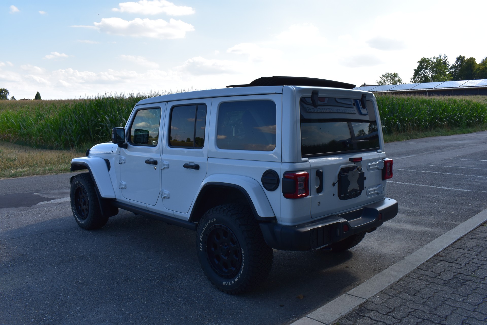 JEEP Wrangler 2.0 Unlimited Rubicon Automatic-image-4