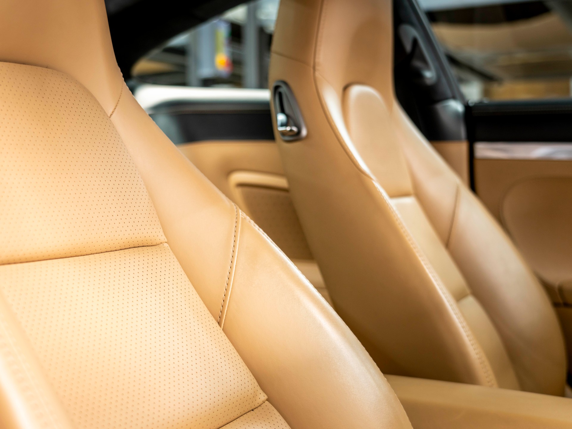 PORSCHE 911 Carrera 4 PDK-image-23