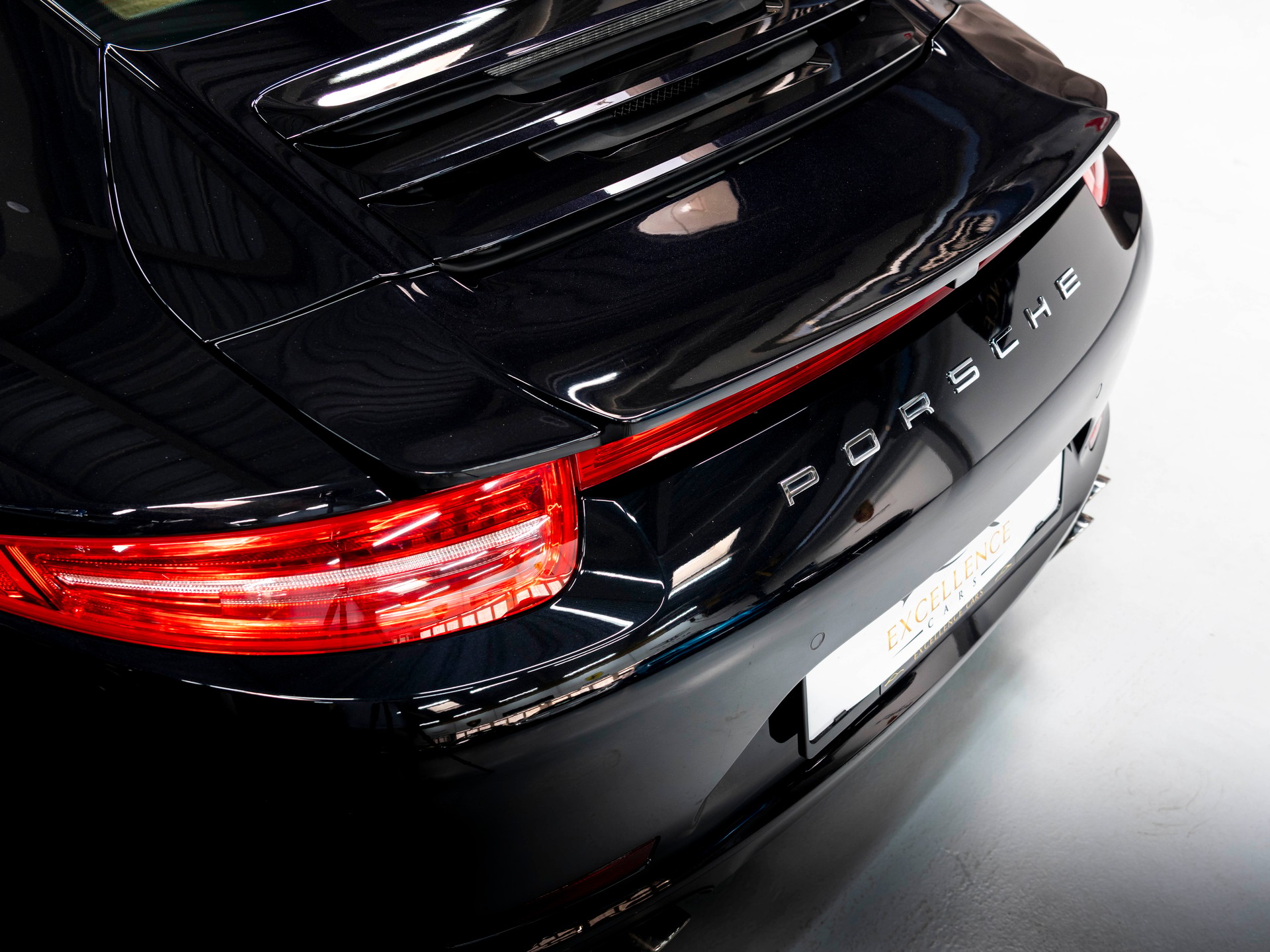 PORSCHE 911 Carrera 4 PDK-image-28