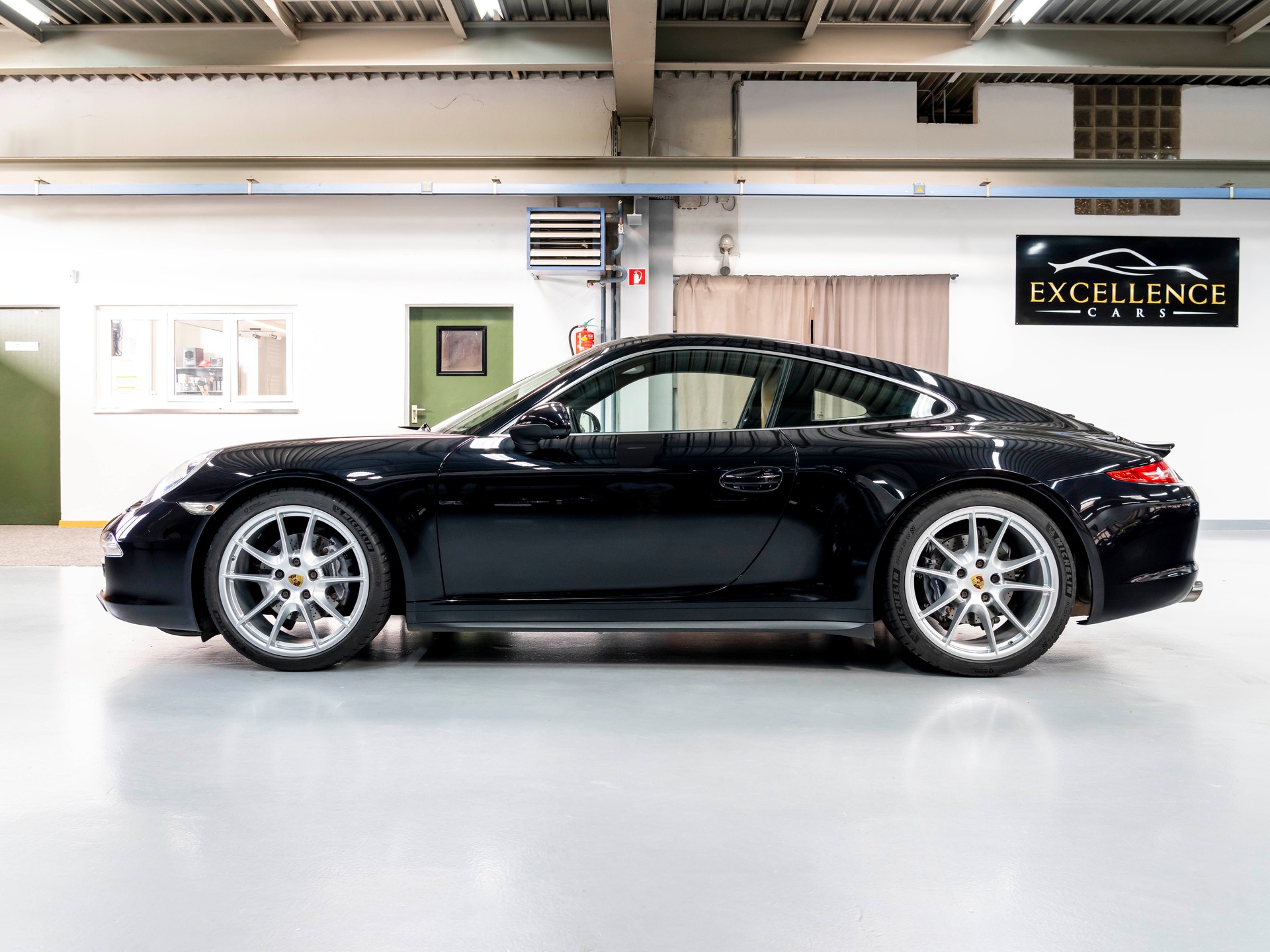 PORSCHE 911 Carrera 4 PDK-image-3