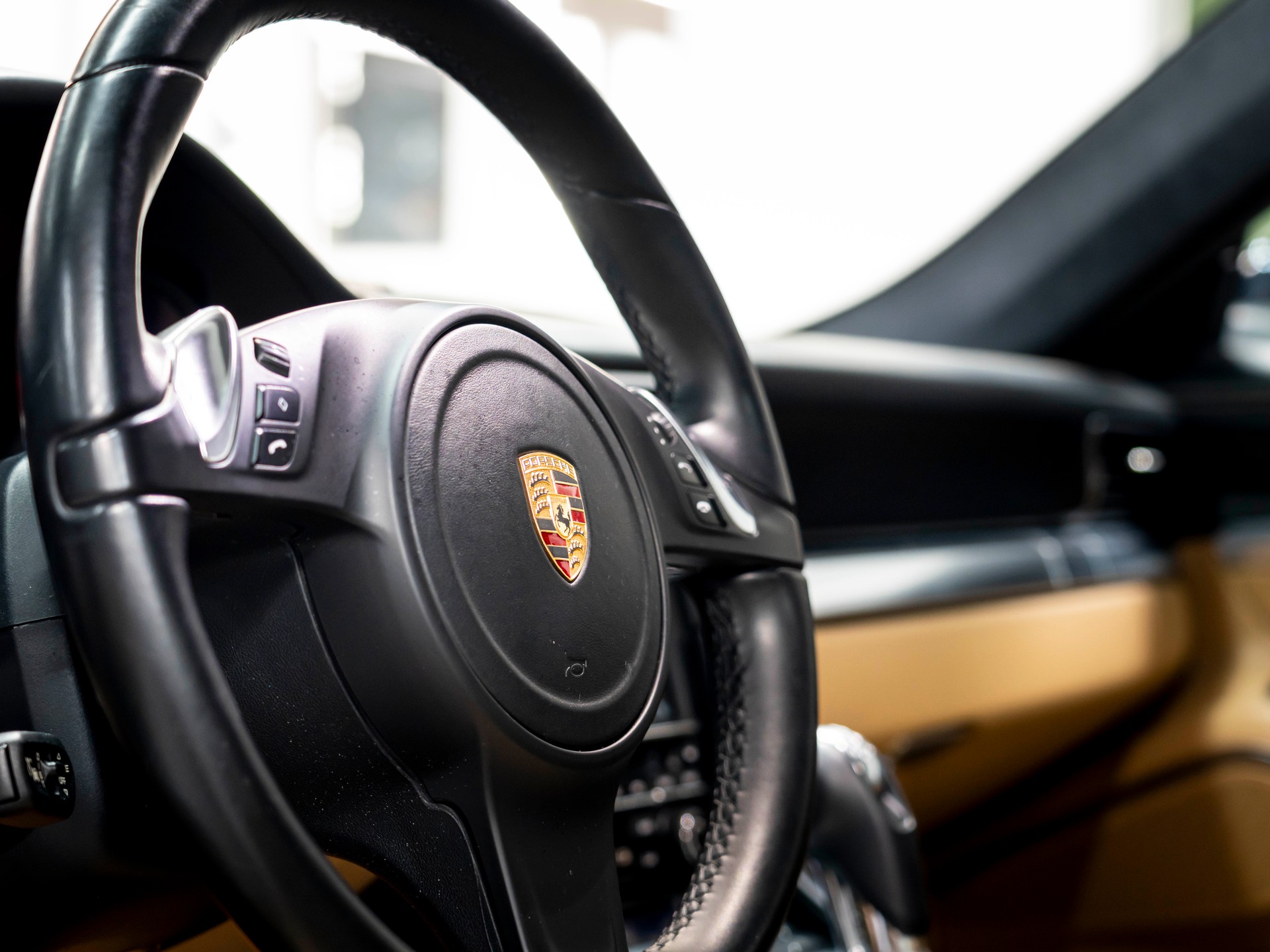 PORSCHE 911 Carrera 4 PDK-image-15