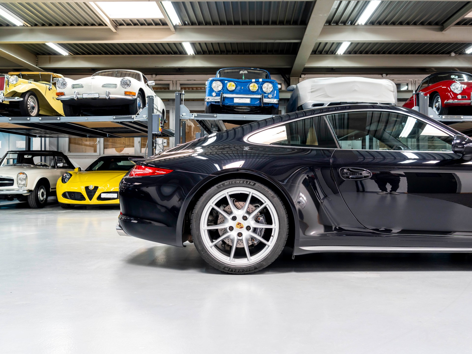 PORSCHE 911 Carrera 4 PDK-image-11