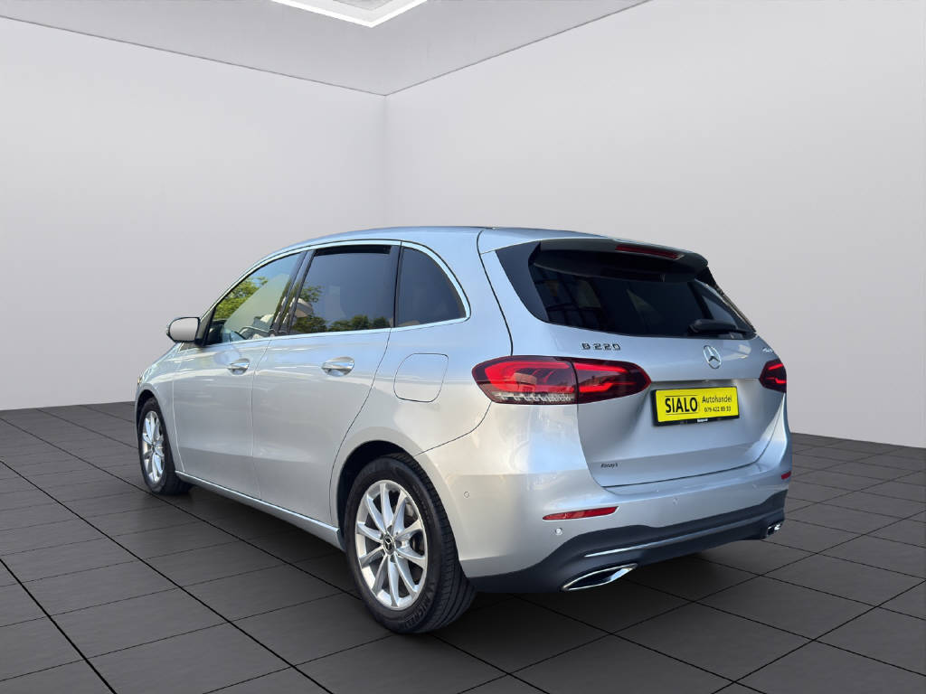 MERCEDES-BENZ B 220 Progressive 4matic-image-4