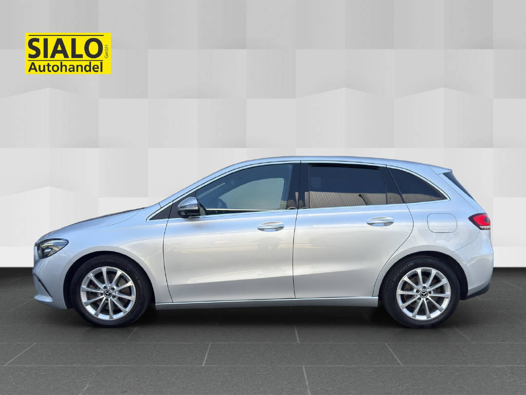 MERCEDES-BENZ B 220 Progressive 4matic-image-3
