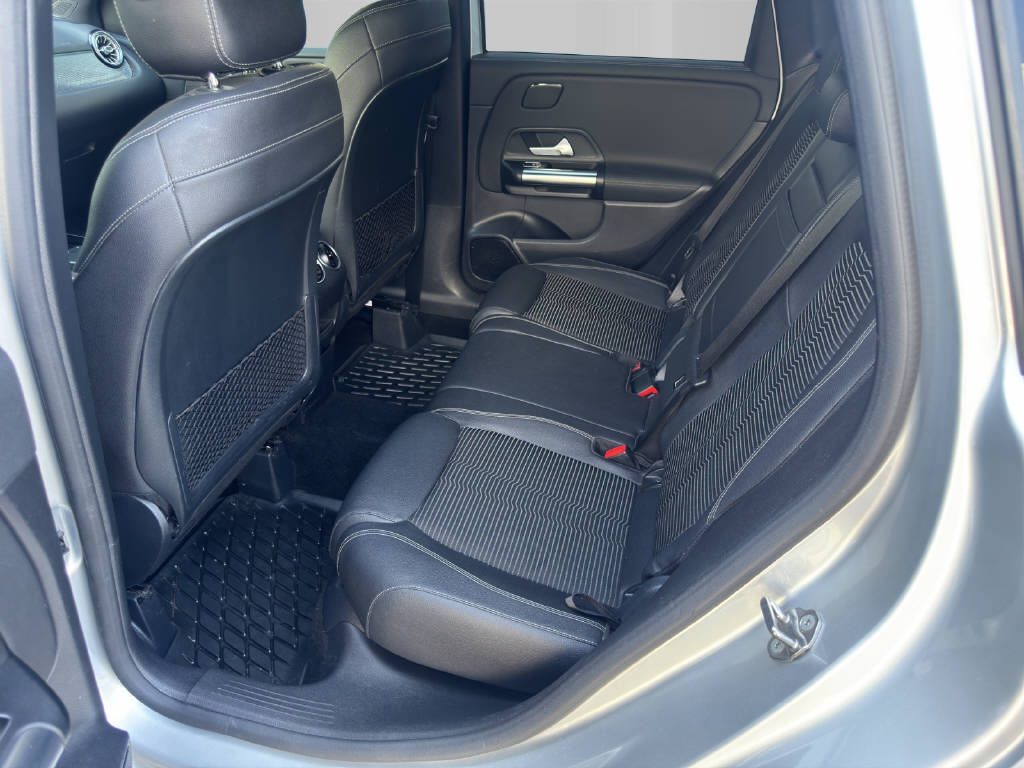 MERCEDES-BENZ B 220 Progressive 4matic-image-10