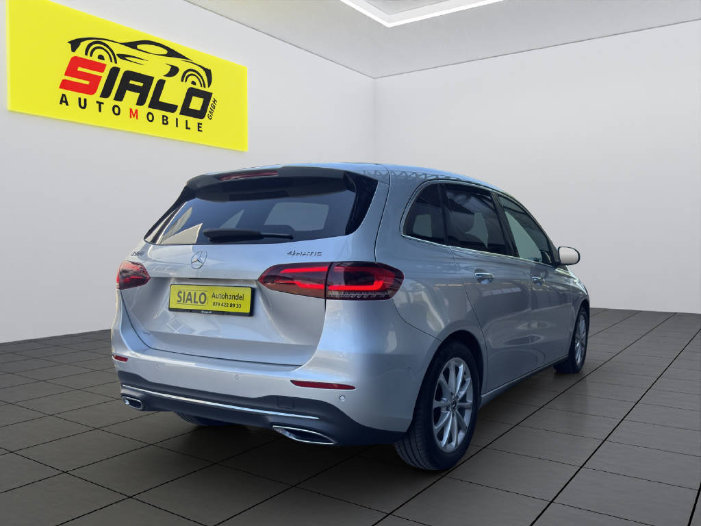 MERCEDES-BENZ B 220 Progressive 4matic-image-5