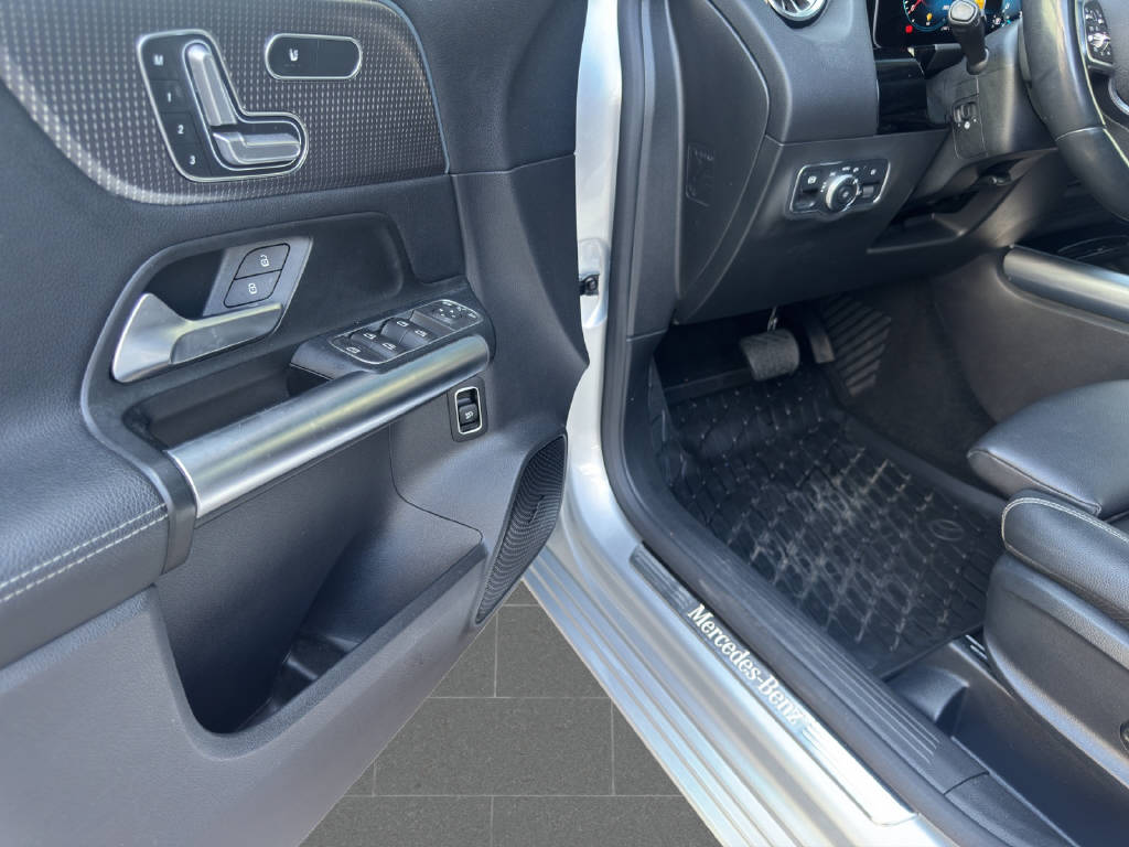 MERCEDES-BENZ B 220 Progressive 4matic-image-14