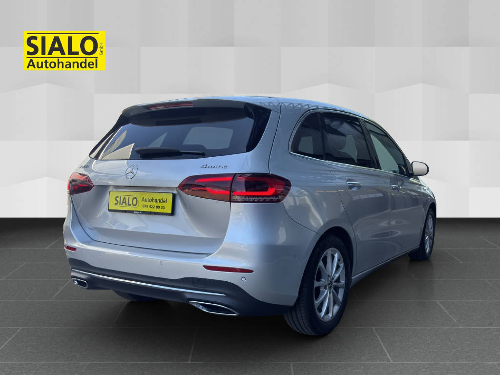 MERCEDES-BENZ B 220 Progressive 4matic-image-5