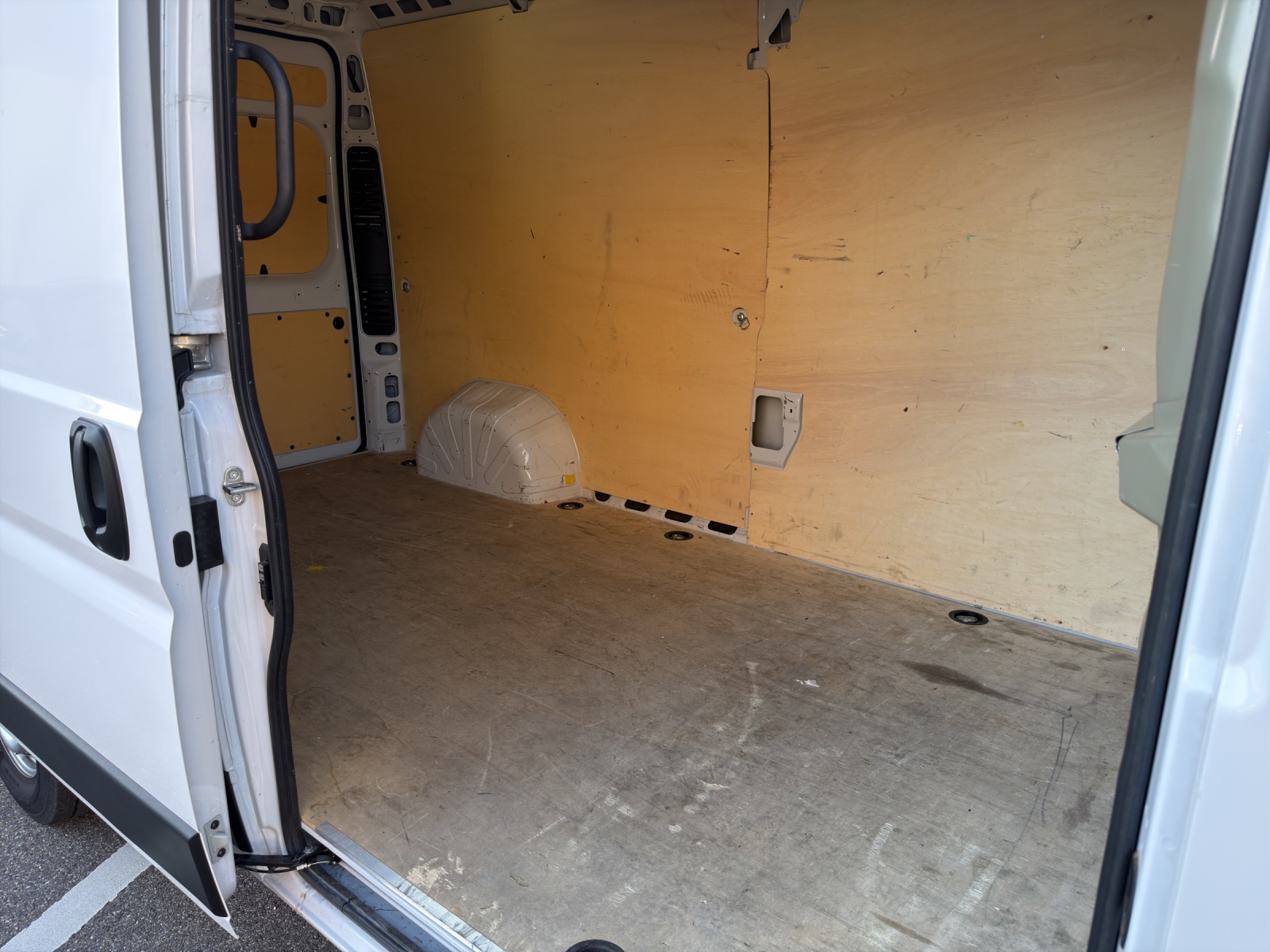 PEUGEOT Boxer Kaw. 335 L3H2 2.2 BlueHDi Automat-image-3