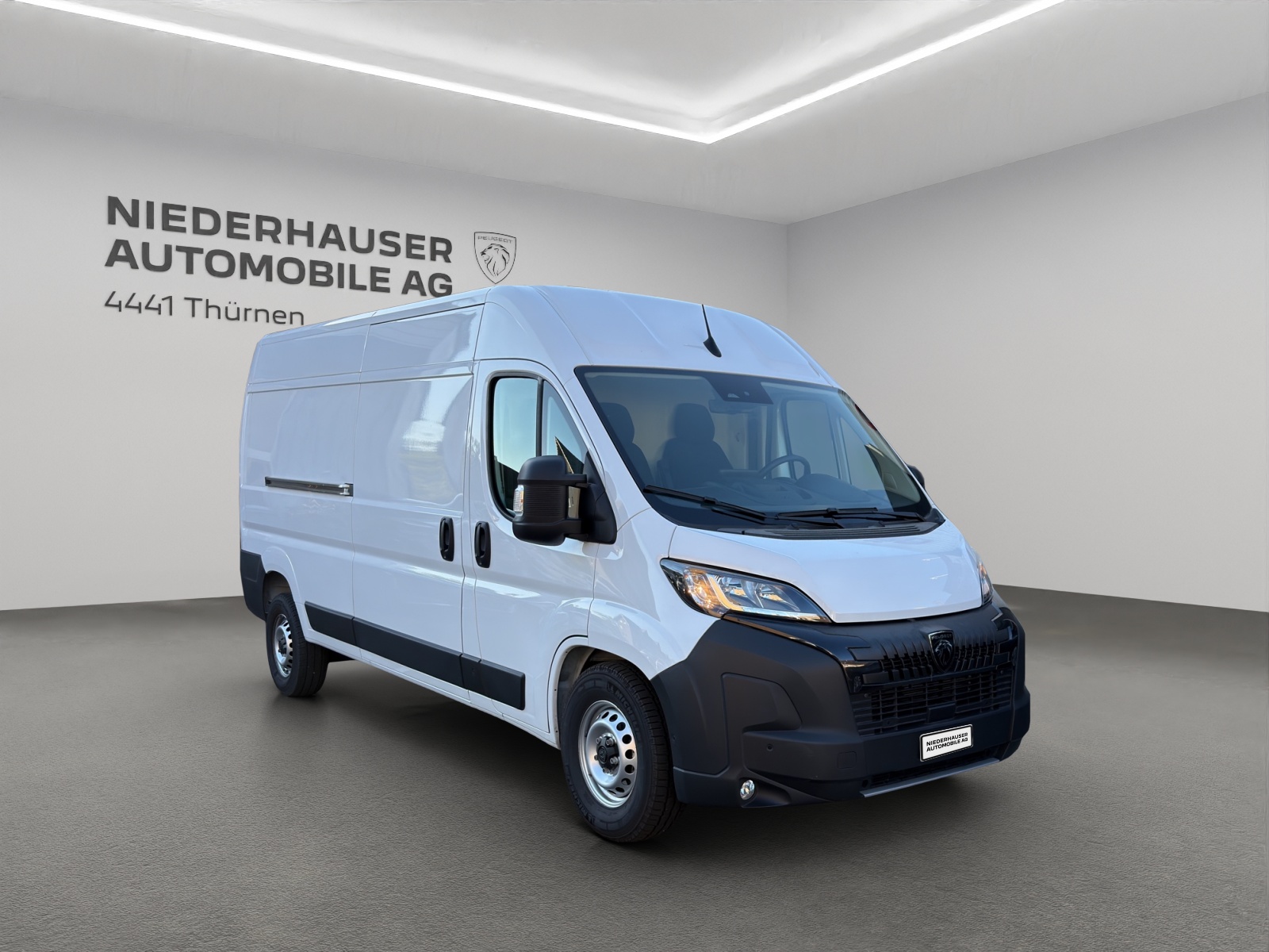 PEUGEOT Boxer Kaw. 335 L3H2 2.2 BlueHDi Automat-image-0
