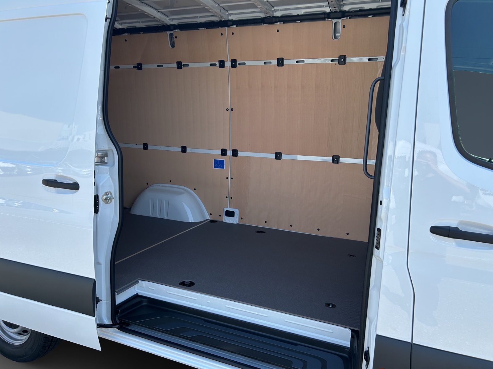 MERCEDES-BENZ Sprinter 315 CDI Standard 9G-TRONIC-image-10