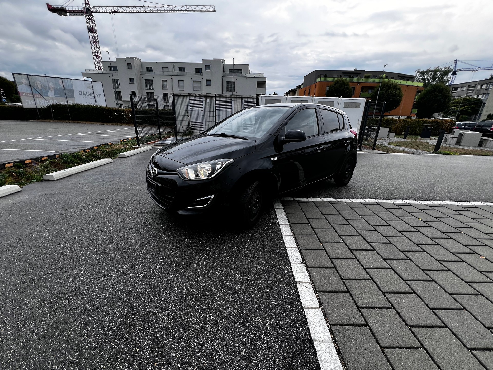 HYUNDAI i20 1.4 Premium Automatic-image-1