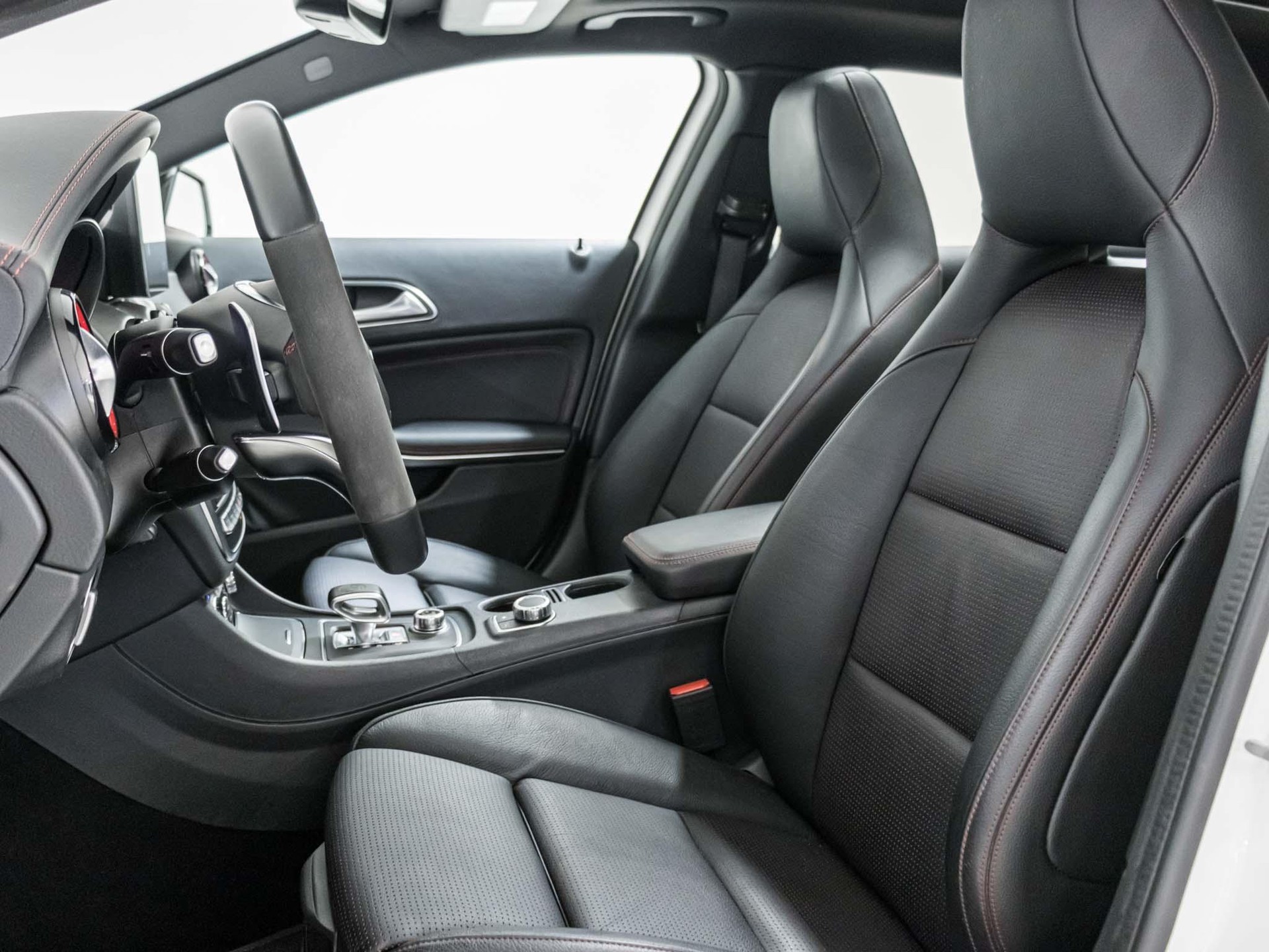 MERCEDES-BENZ GLA 45 AMG 4MATIC-image-6