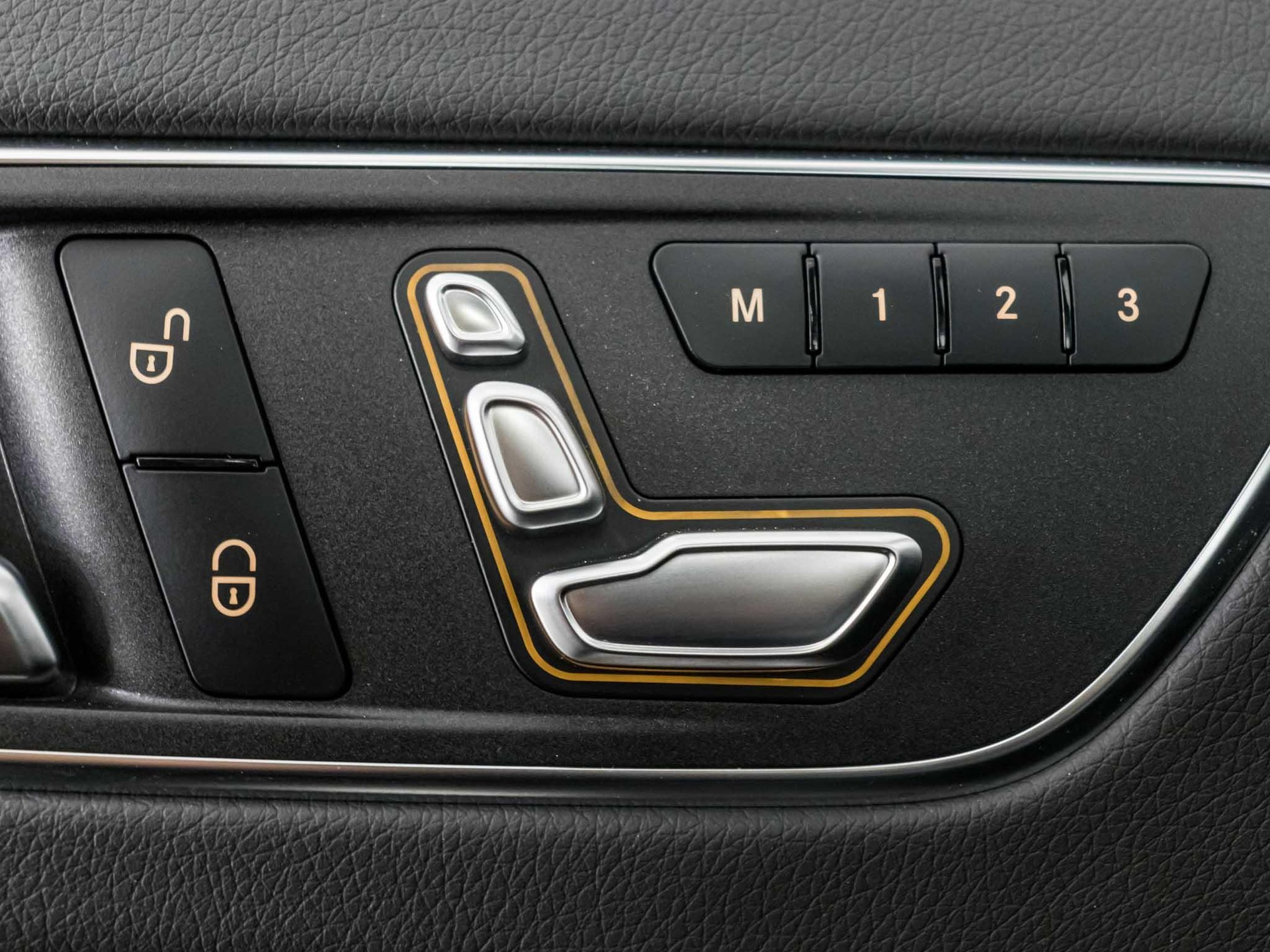 MERCEDES-BENZ GLA 45 AMG 4MATIC-image-12