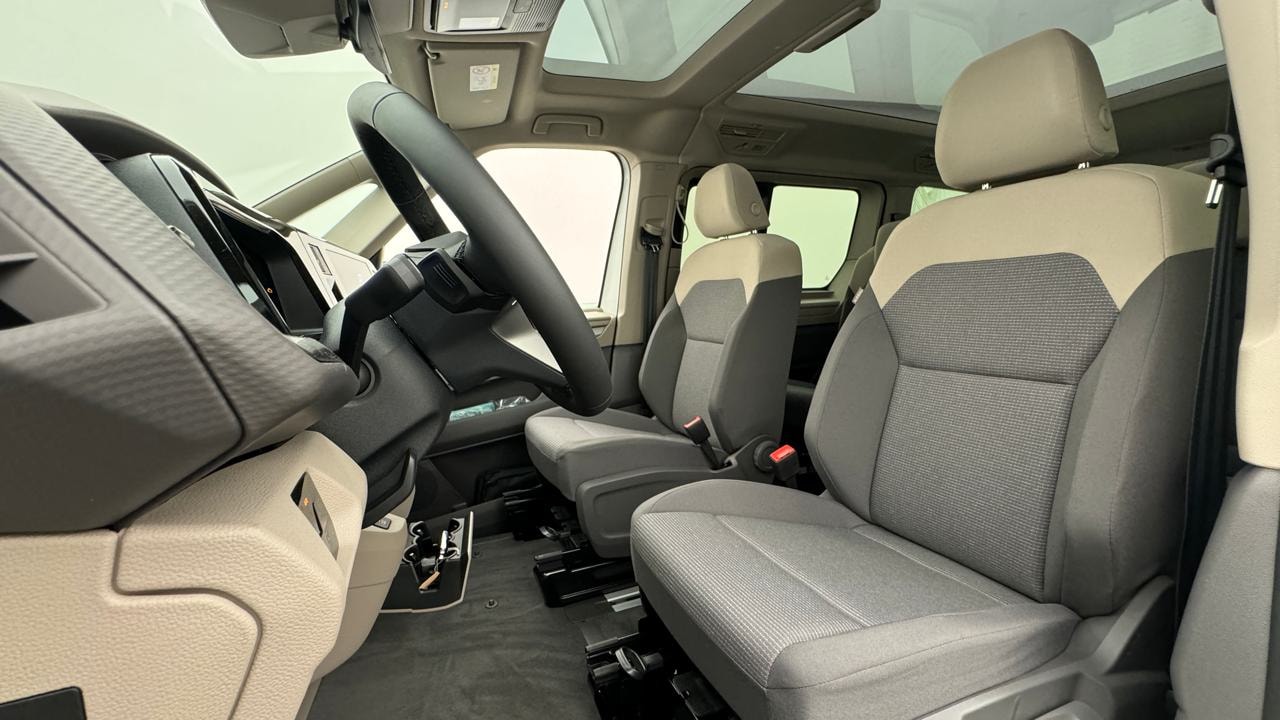 VW Multivan 2.0 TDI Life DSG-image-4