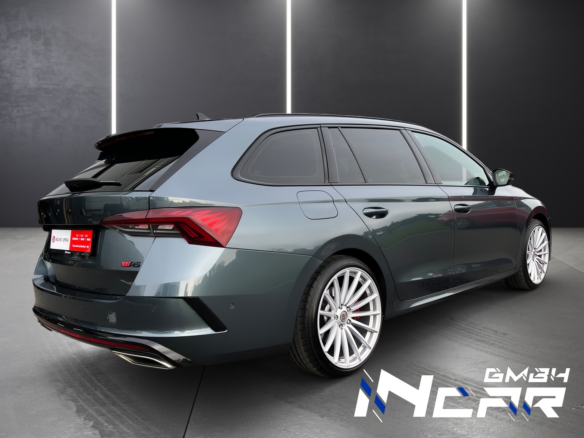 SKODA Octavia Combi 2.0 TSI DSG RS-image-2