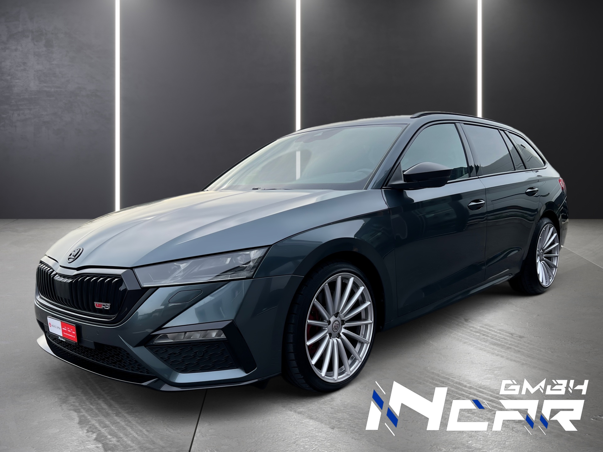 SKODA Octavia Combi 2.0 TSI DSG RS-image-0