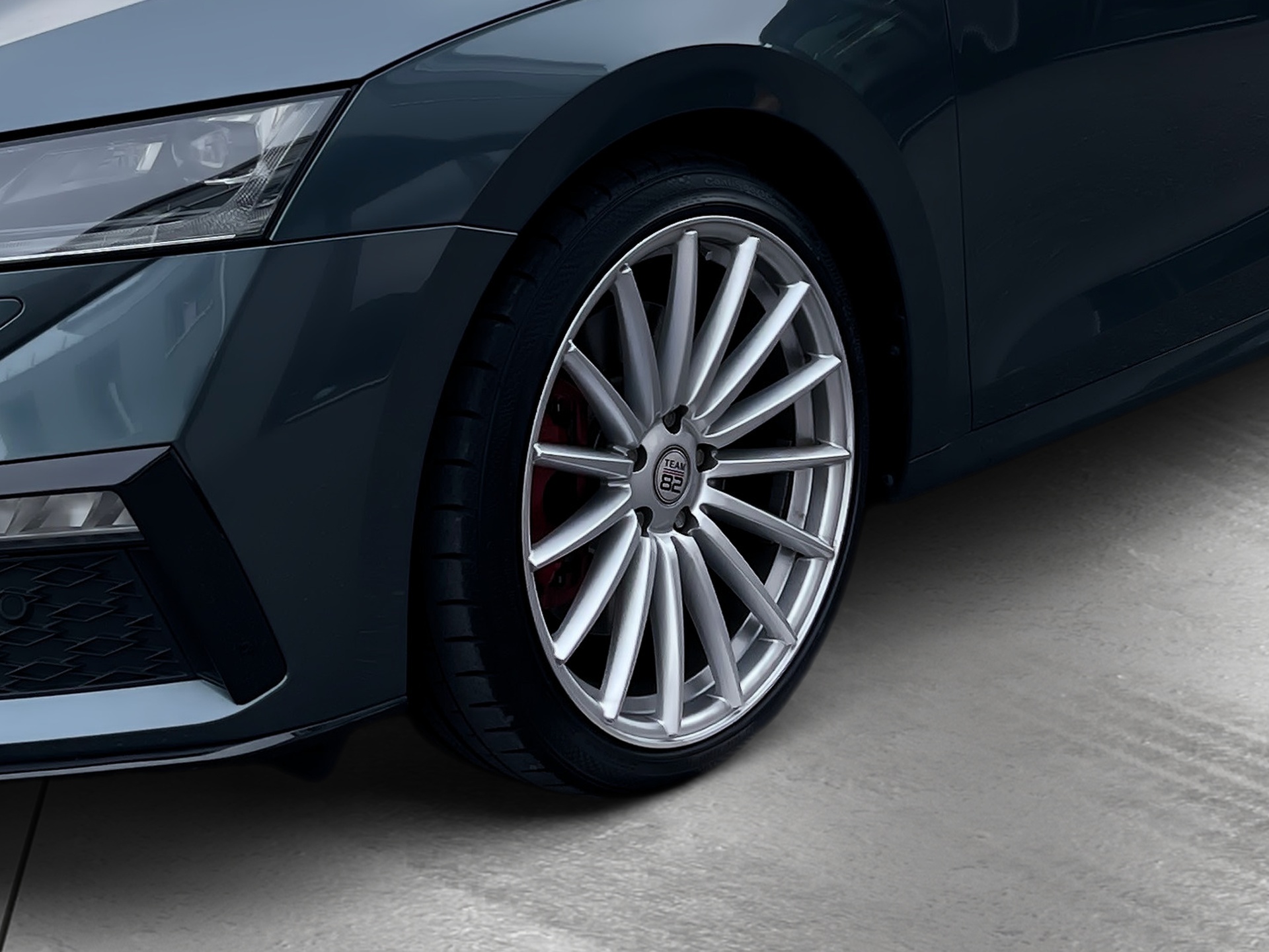 SKODA Octavia Combi 2.0 TSI DSG RS-image-5