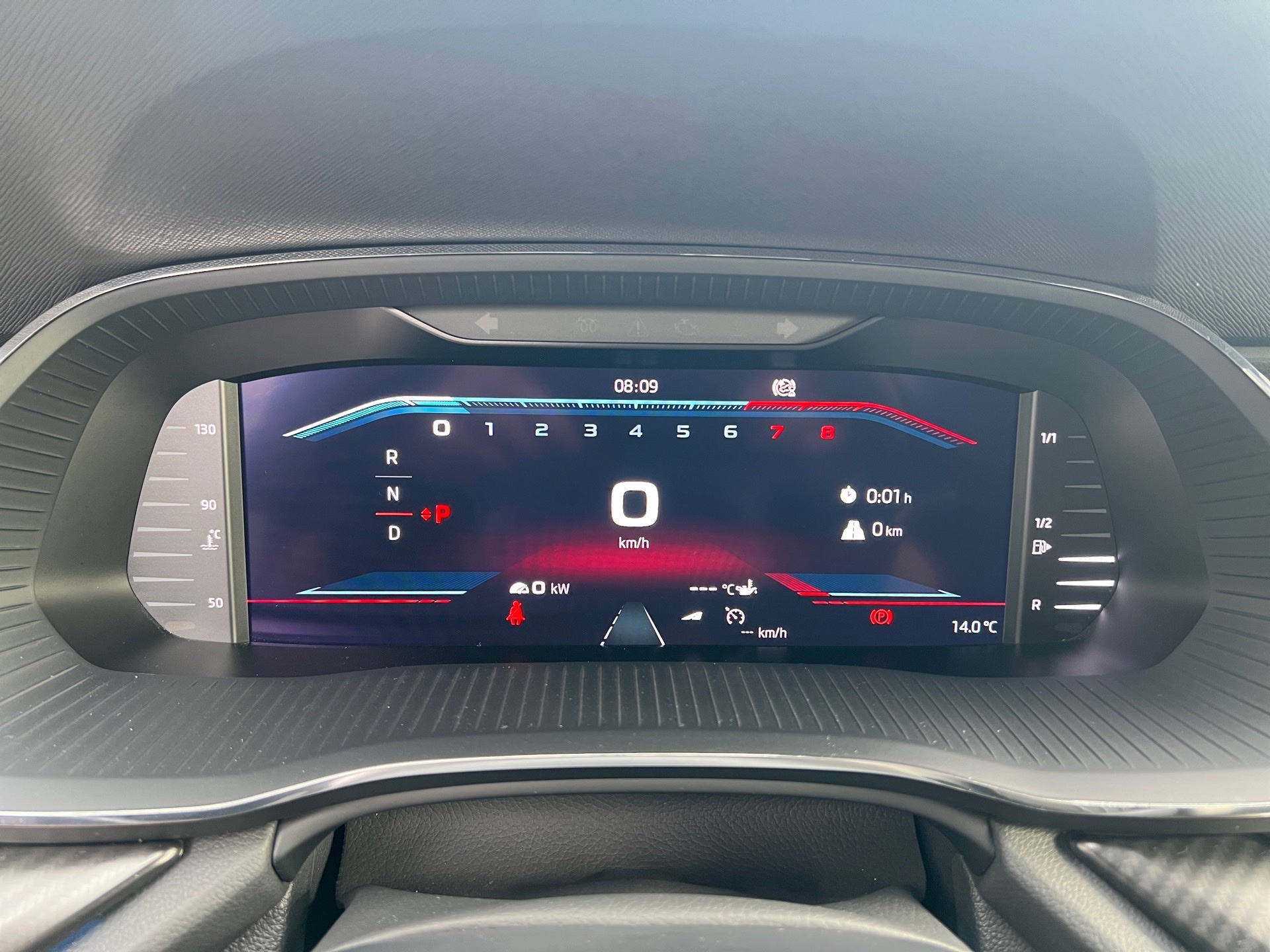 SKODA Octavia Combi 2.0 TSI DSG RS-image-8