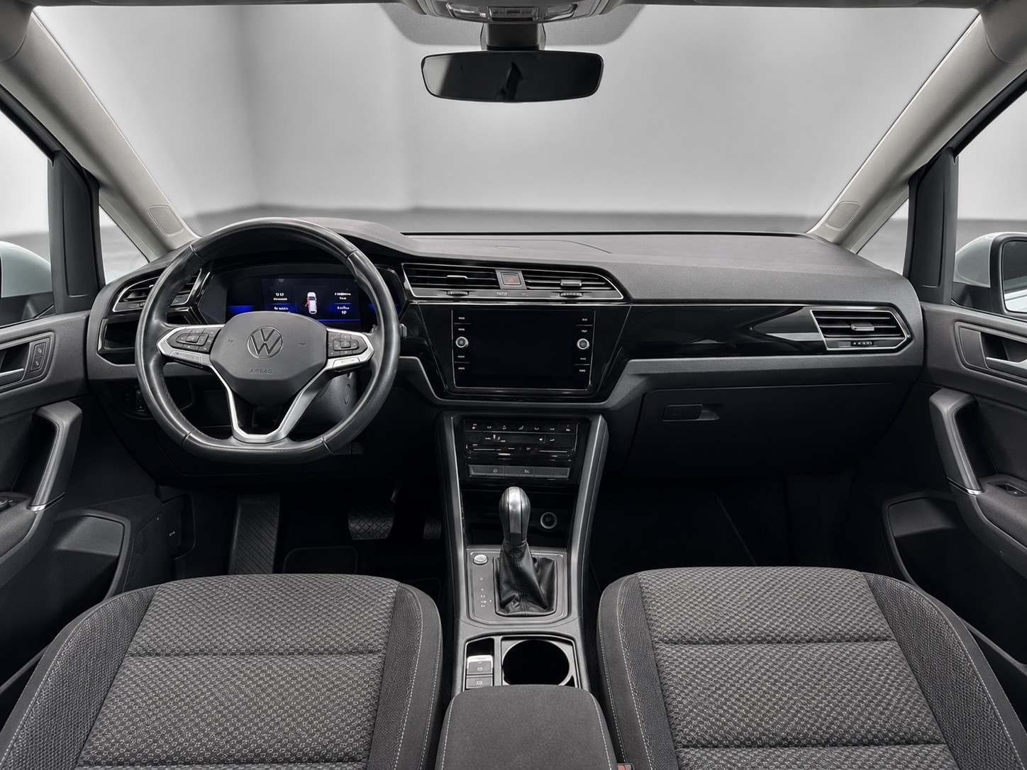 VW Touran 2.0 TDI BlueMotion Technology Comfortline DSG ** Frisch ab MFK und Service ** CH-Auto ** 1. Hand ** Digital Cockpit **-image-4
