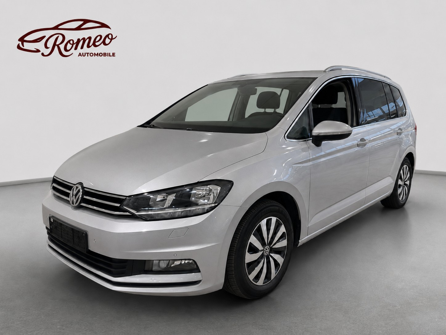 VW Touran 2.0 TDI BlueMotion Technology Comfortline DSG ** Frisch ab MFK und Service ** CH-Auto ** 1. Hand ** Digital Cockpit **-image-0