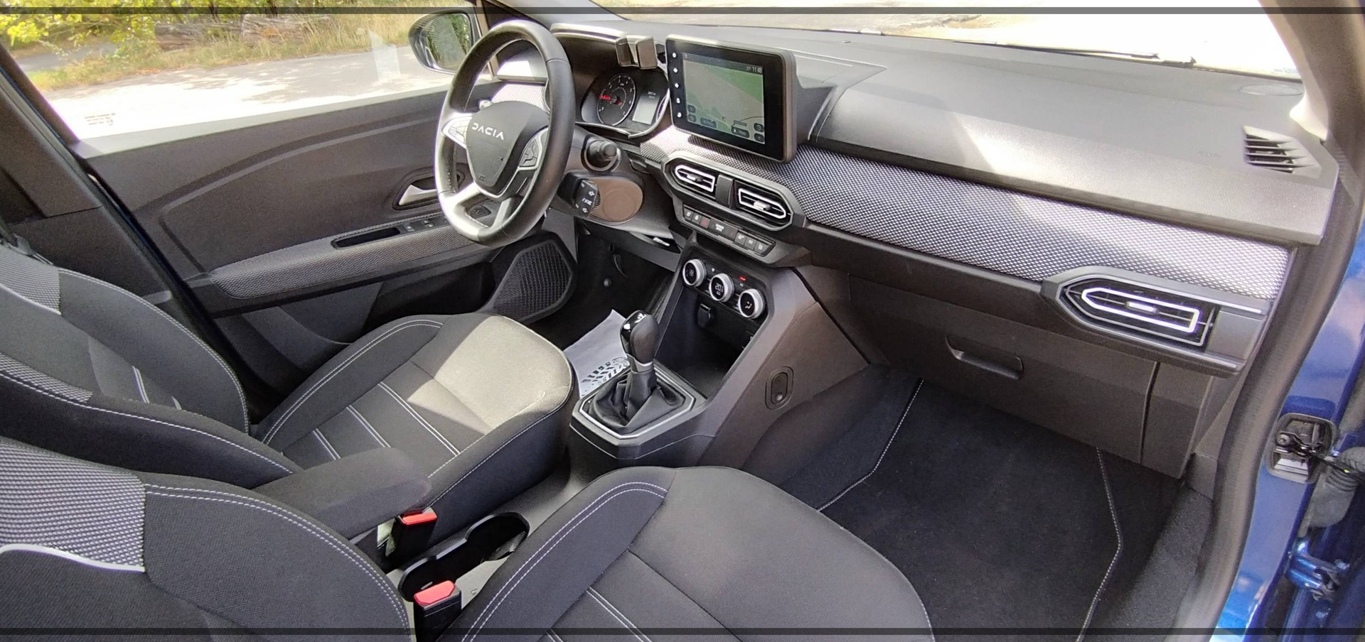 DACIA Sandero TCe 90 Journey CVT-image-10