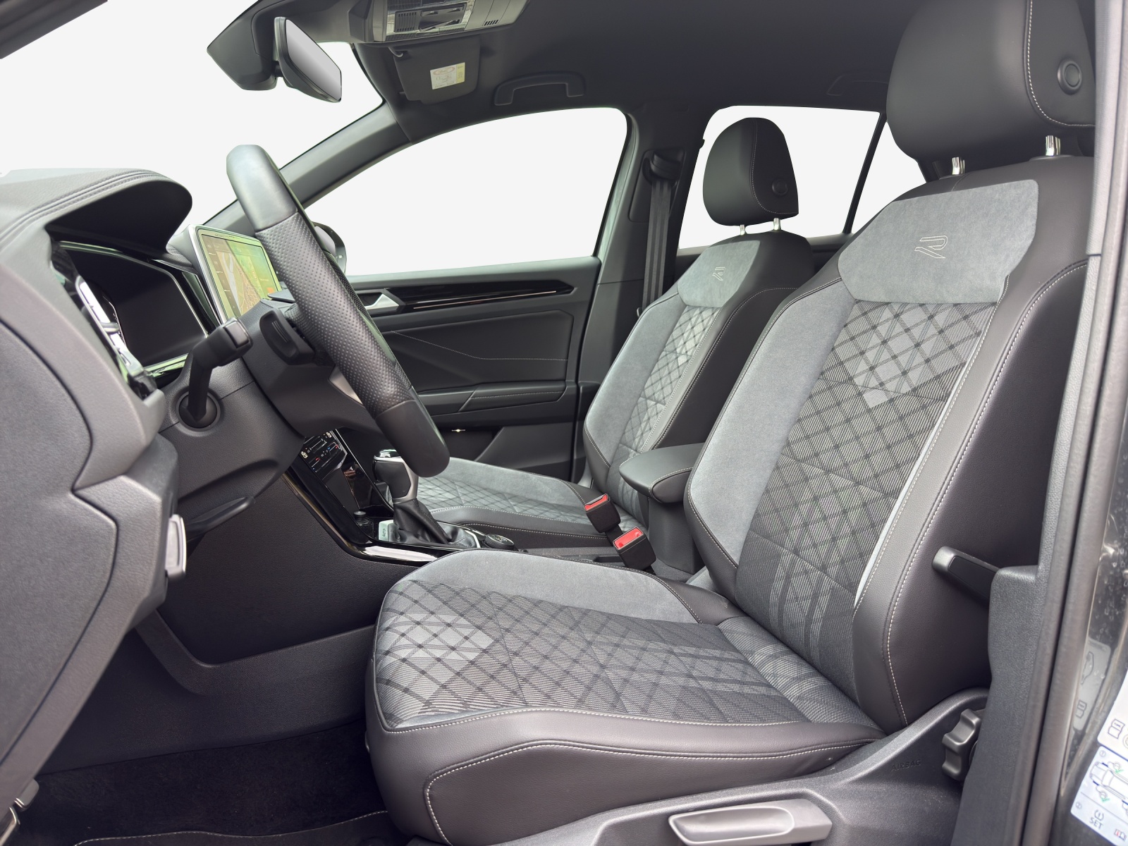 VW T-Roc 2.0 TSI R-Line DSG 4Motion-image-7