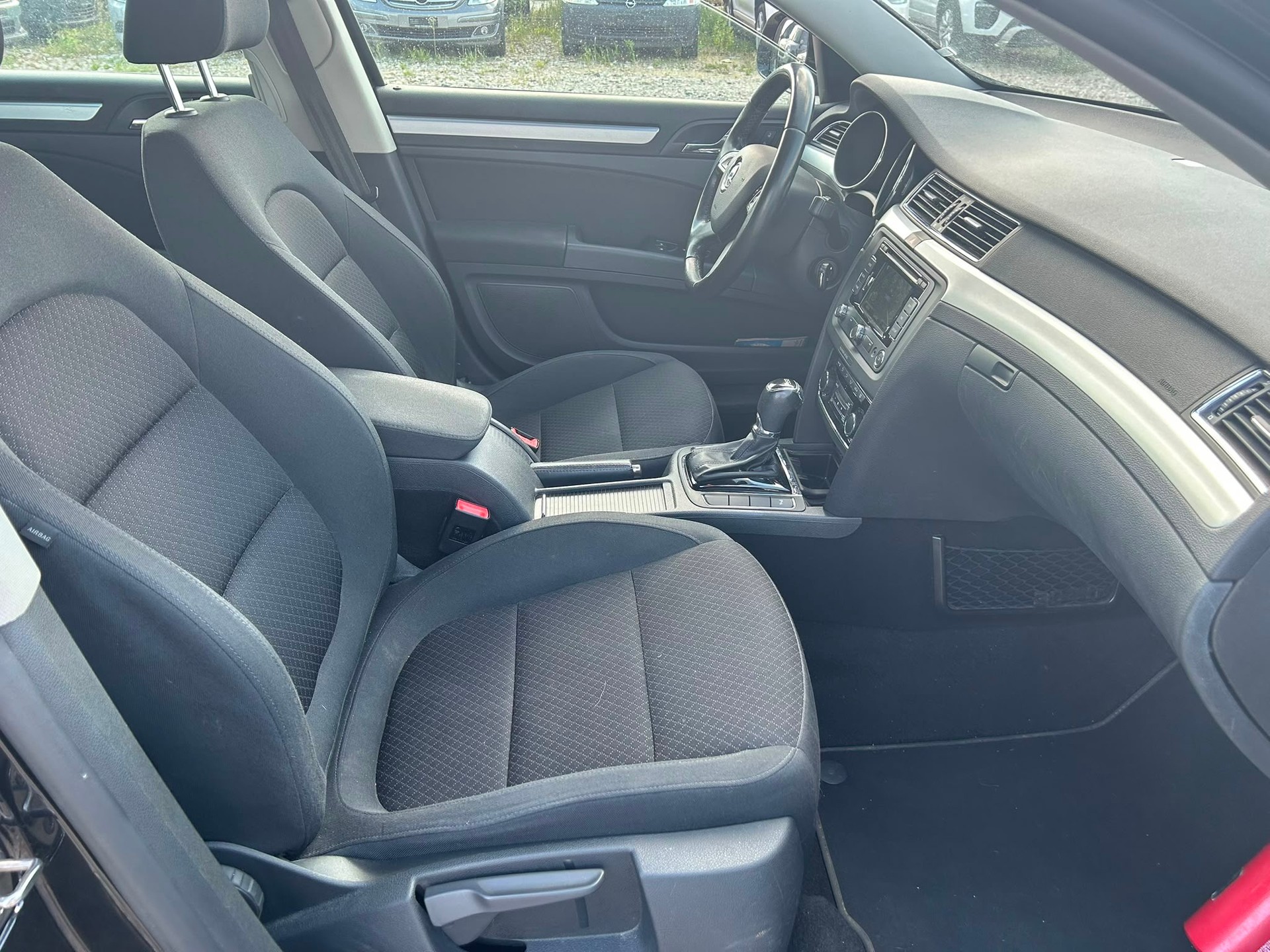 SKODA Superb 1.6 TDi Greenline Ambition-image-9