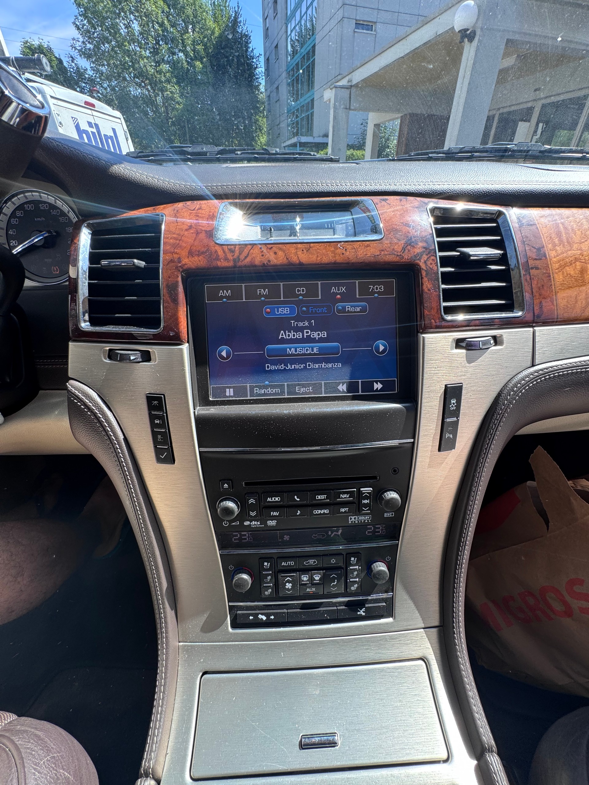 CADILLAC Escalade 6.0 Hybrid Platinum Edition-image-9
