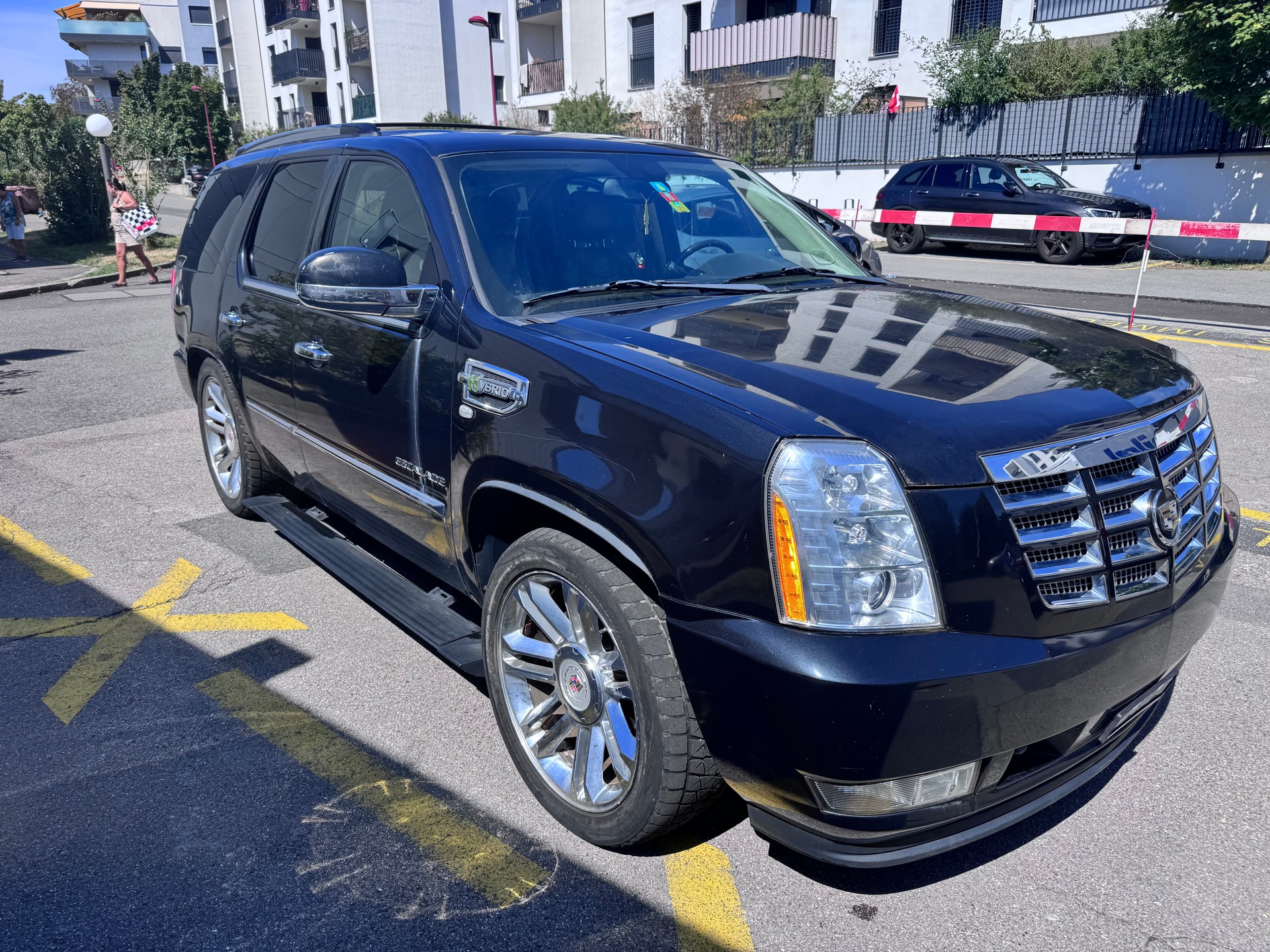 CADILLAC Escalade 6.0 Hybrid Platinum Edition-image-2
