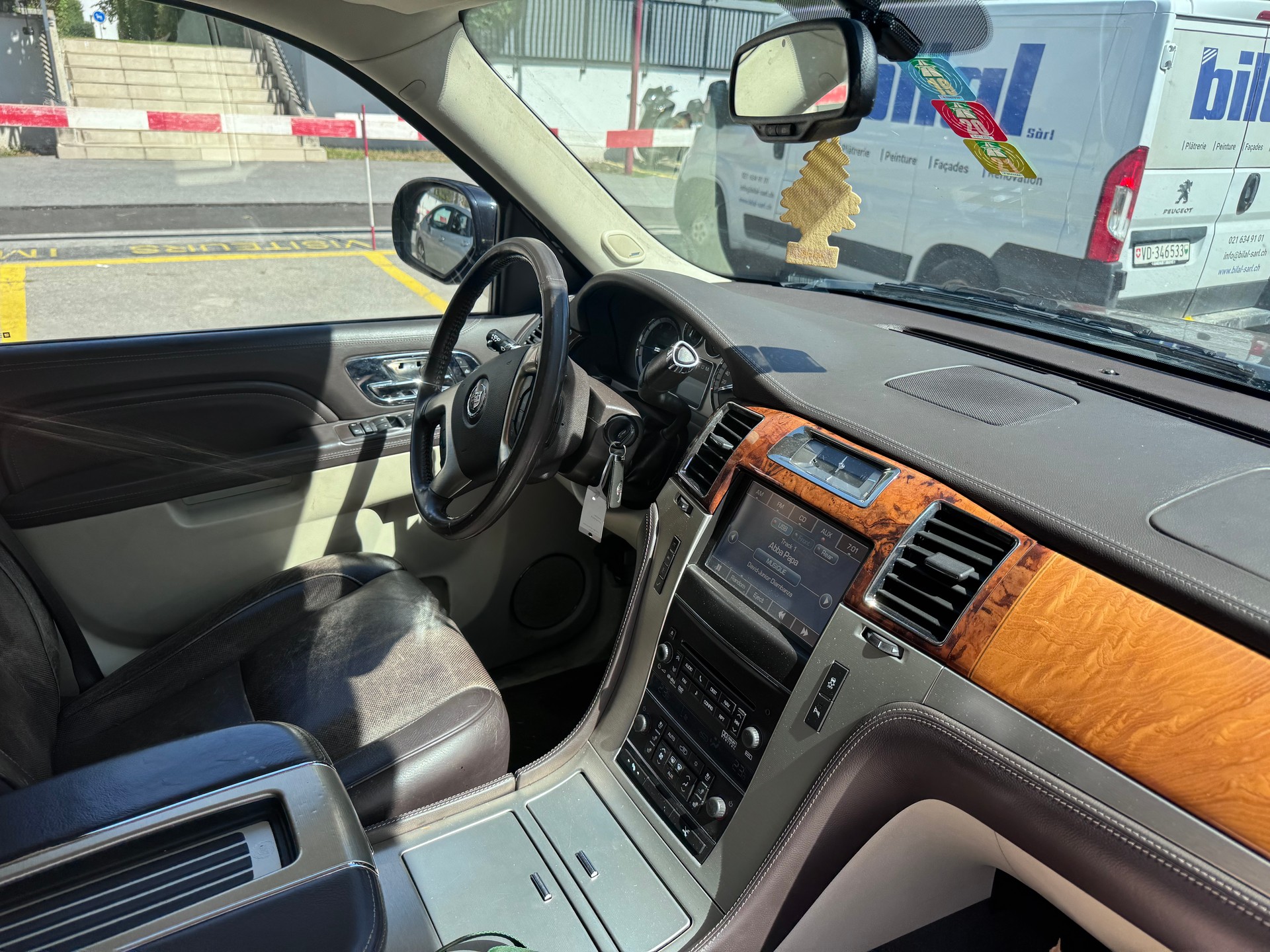 CADILLAC Escalade 6.0 Hybrid Platinum Edition-image-1