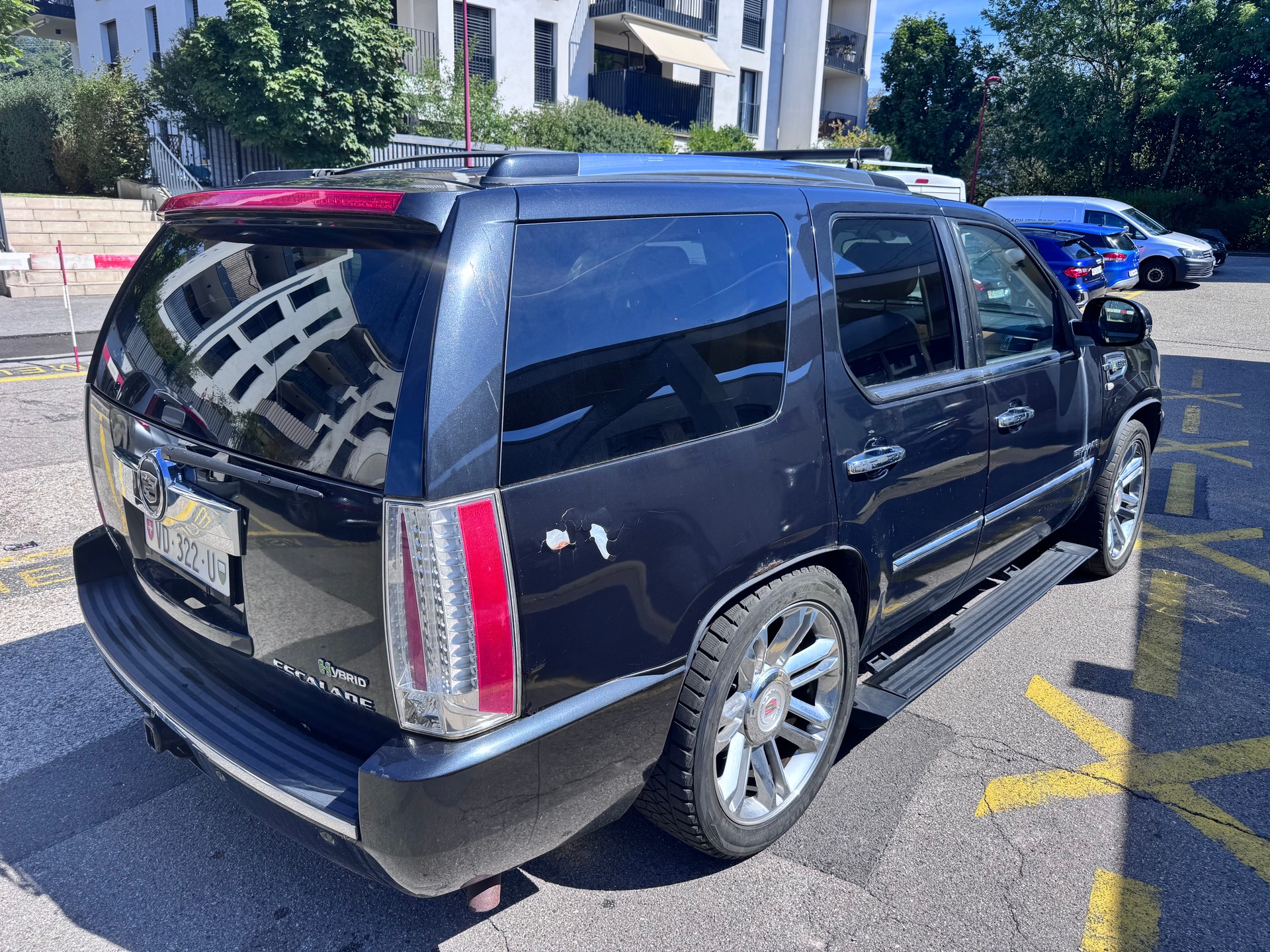CADILLAC Escalade 6.0 Hybrid Platinum Edition-image-3