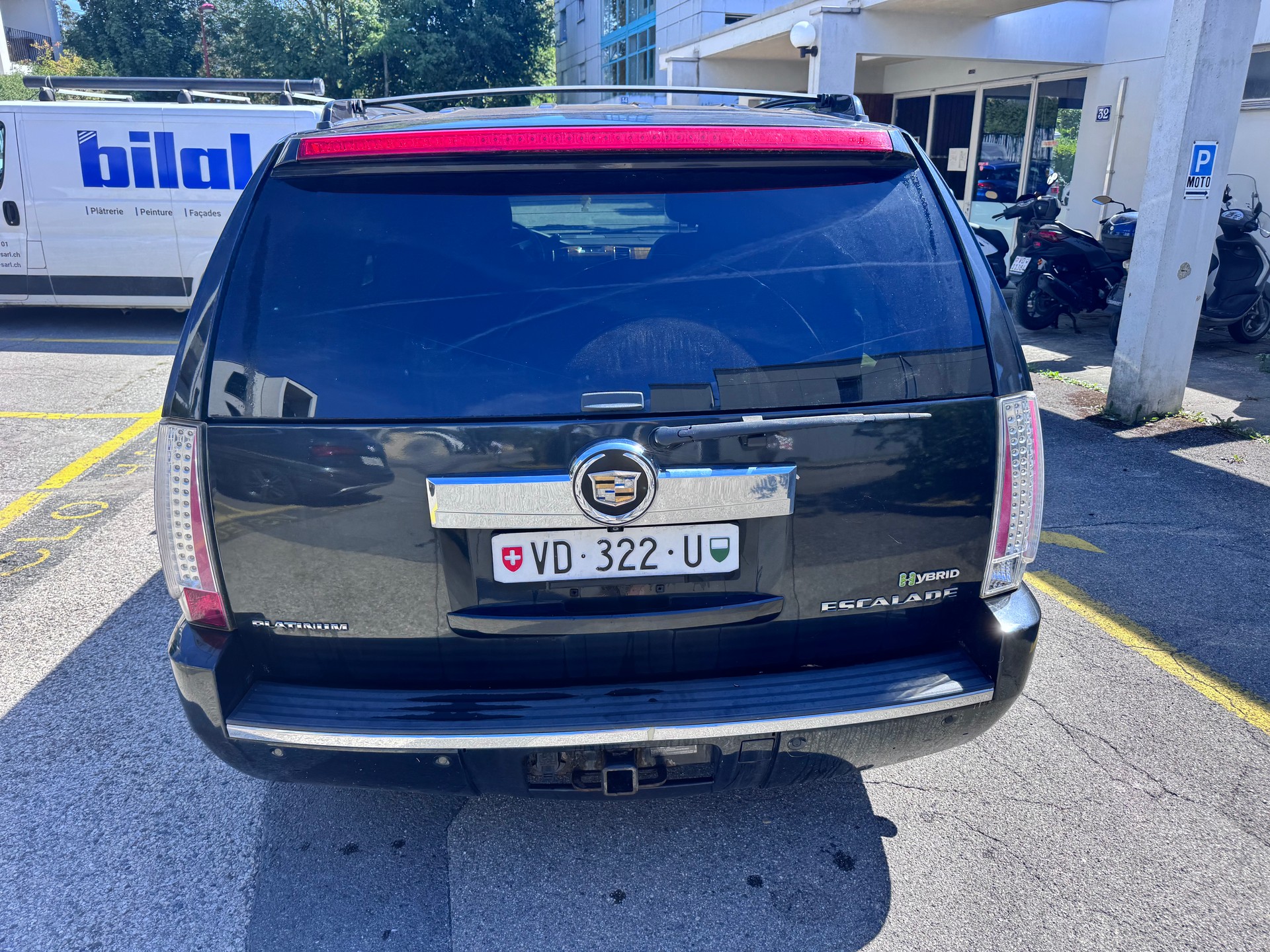 CADILLAC Escalade 6.0 Hybrid Platinum Edition-image-6