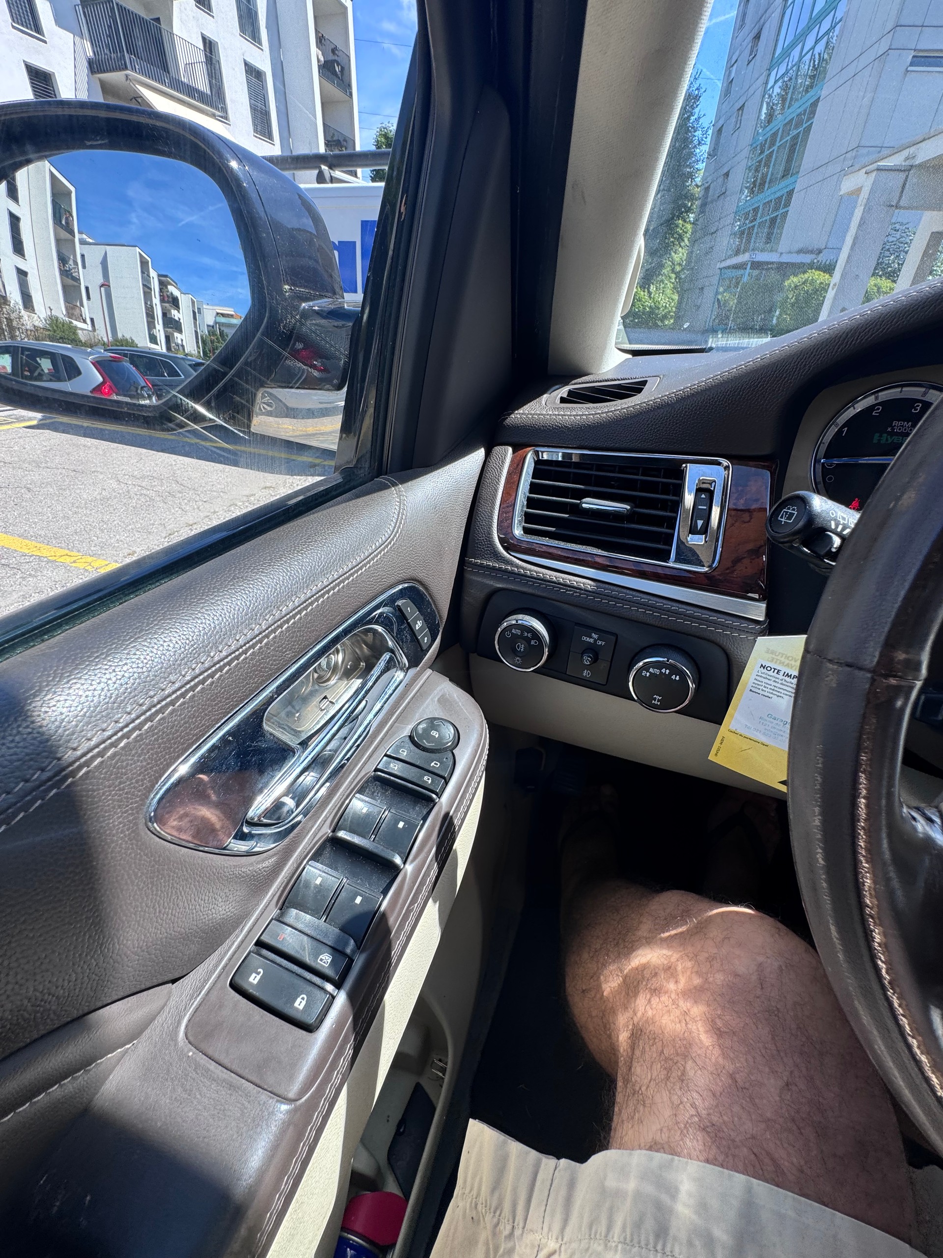 CADILLAC Escalade 6.0 Hybrid Platinum Edition-image-14