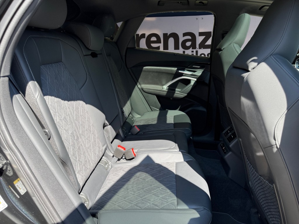 AUDI Q5 Sportback TDI quattro 150 kW S-tronic-image-17