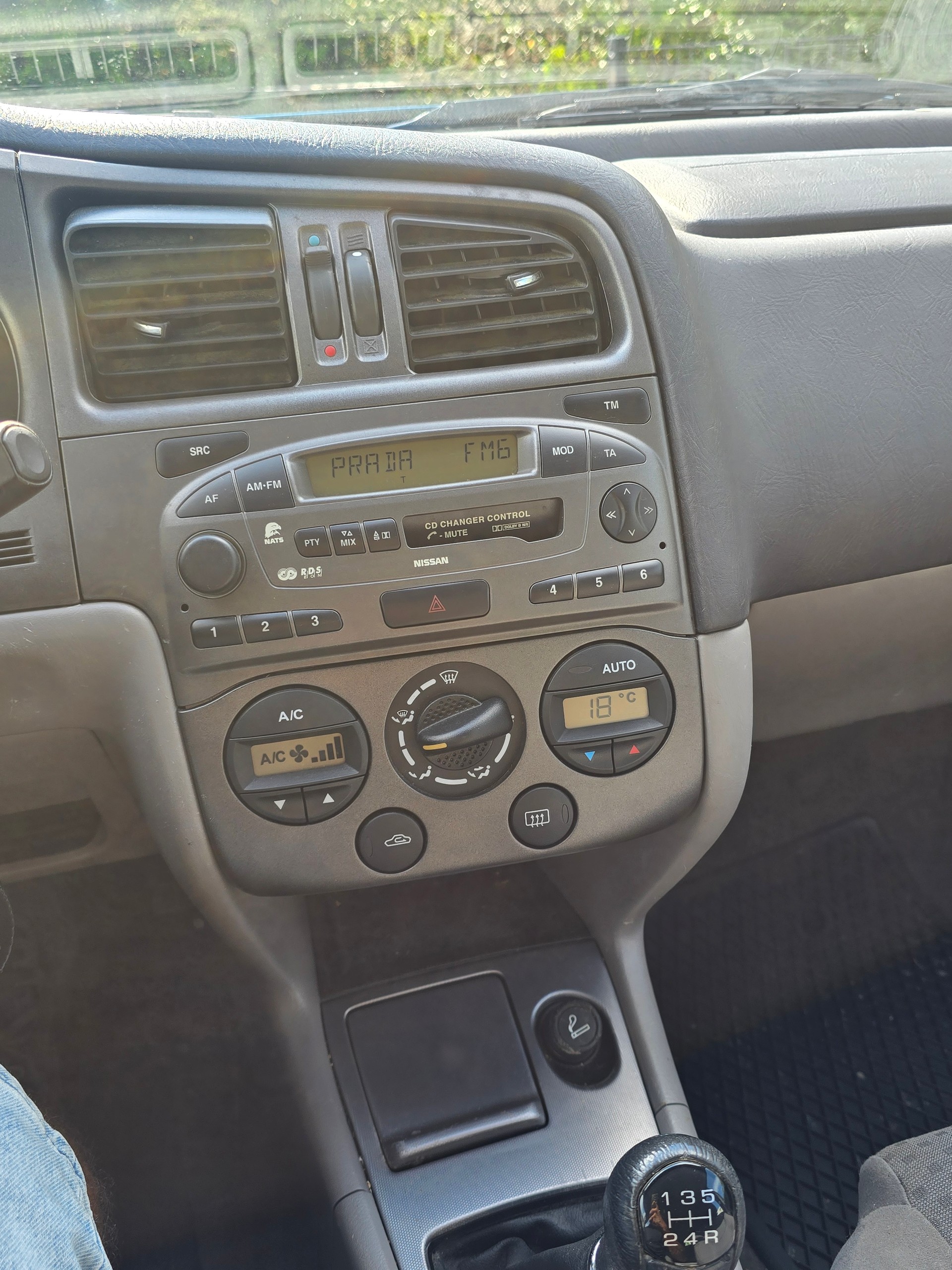 NISSAN Primera 2.0 Plus-image-9
