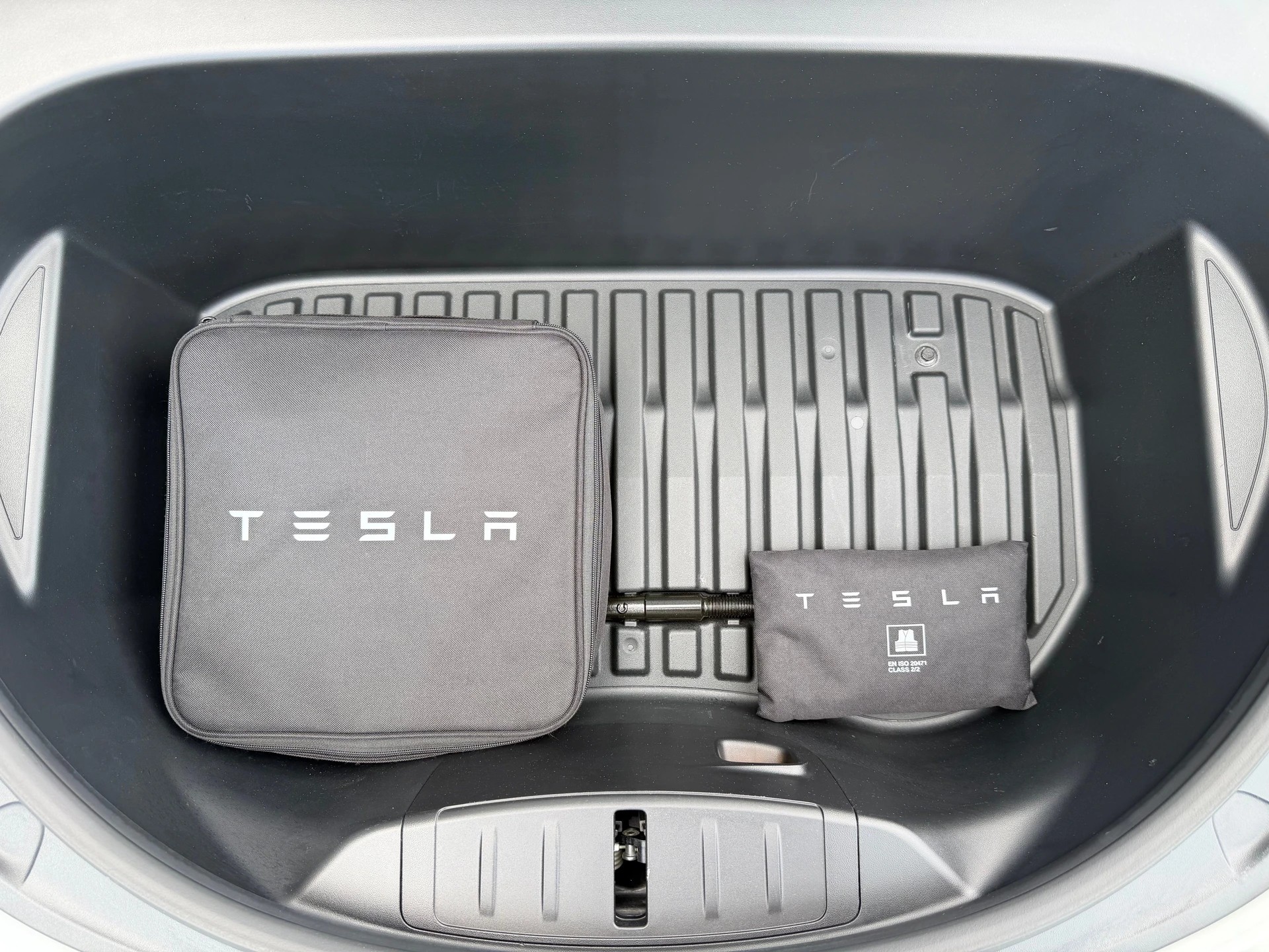 TESLA Model 3 Long Range Dual Motor AWD-image-29
