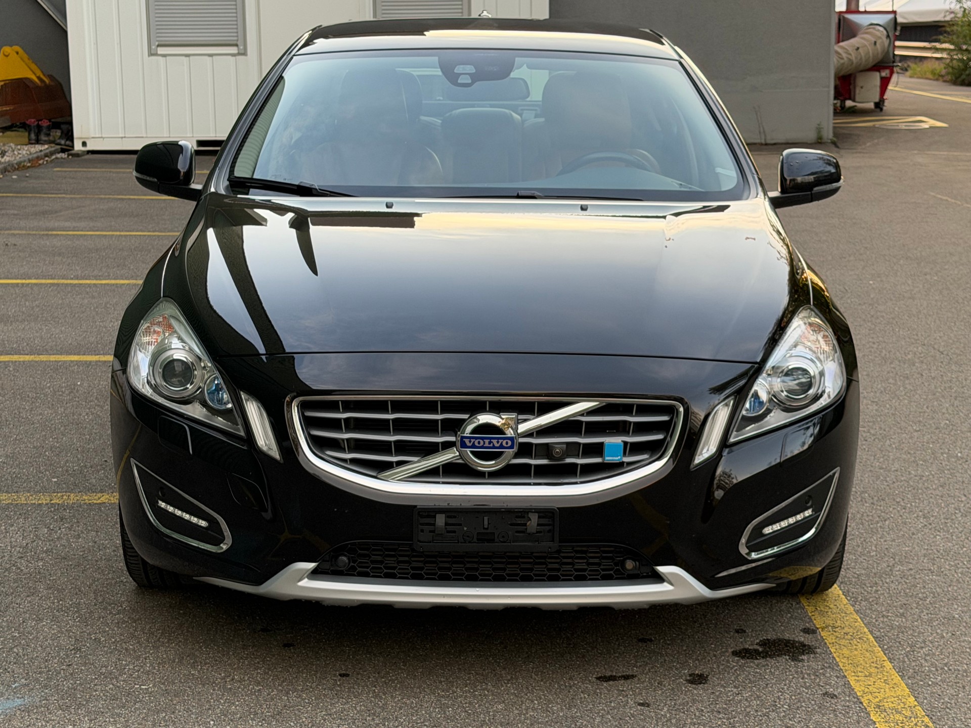 VOLVO S60 D5 AWD Geartronic-image-1