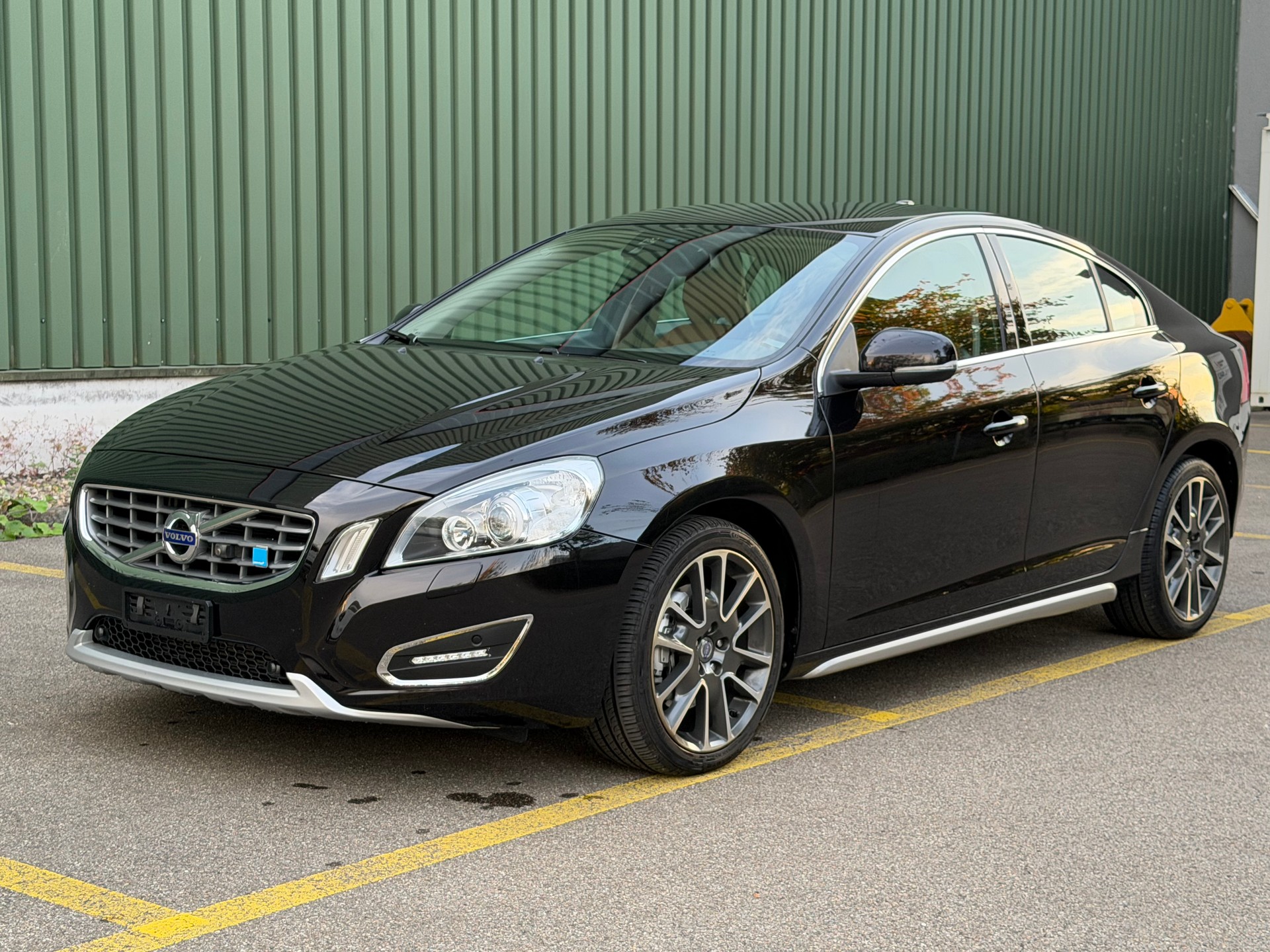 VOLVO S60 D5 AWD Geartronic-image-0