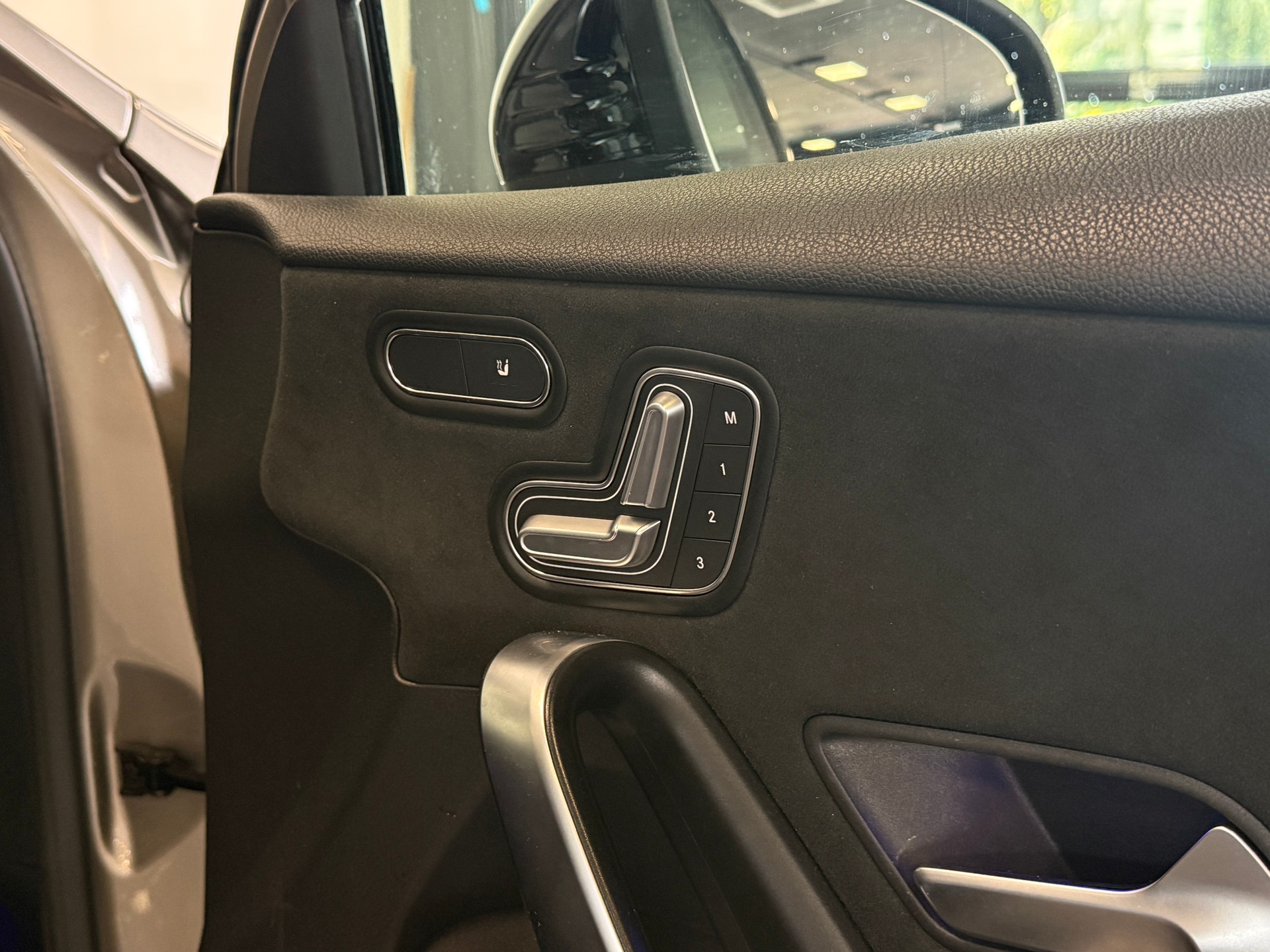 MERCEDES-BENZ A 250 4Matic AMG Line 4Matic 7G-DCT-image-10