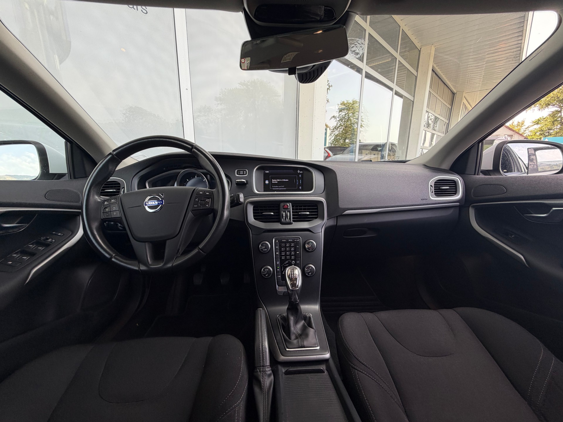 VOLVO V40 D3-image-6