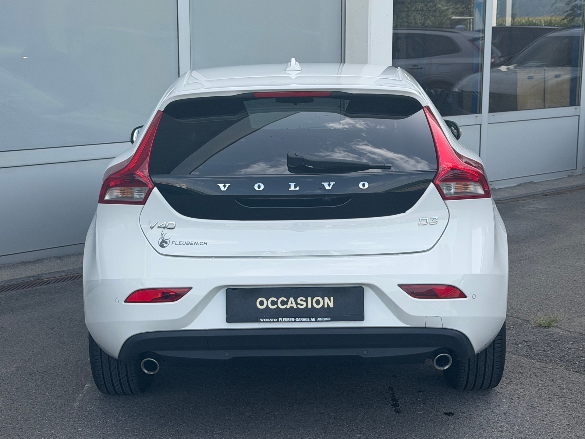 VOLVO V40 D3-image-16